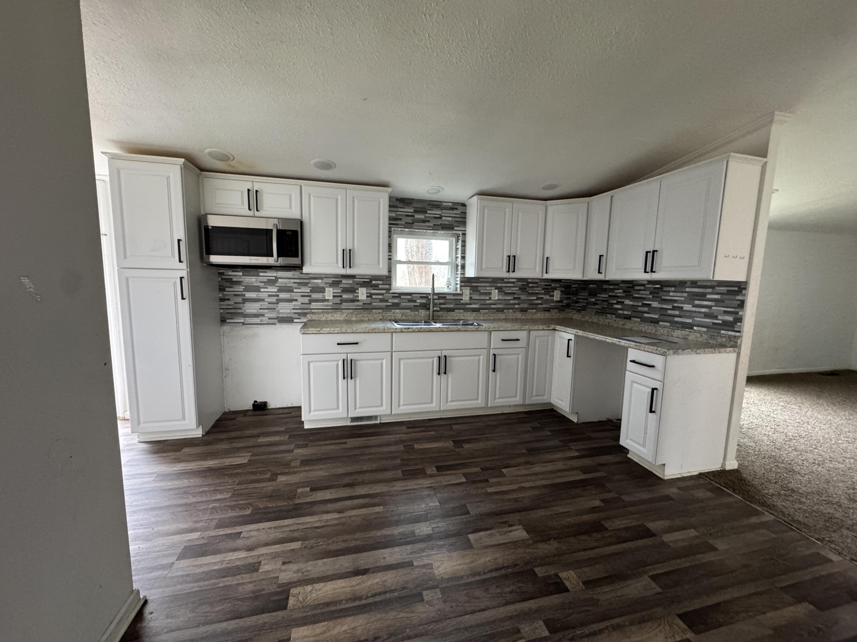 601 E Floral Street — photo