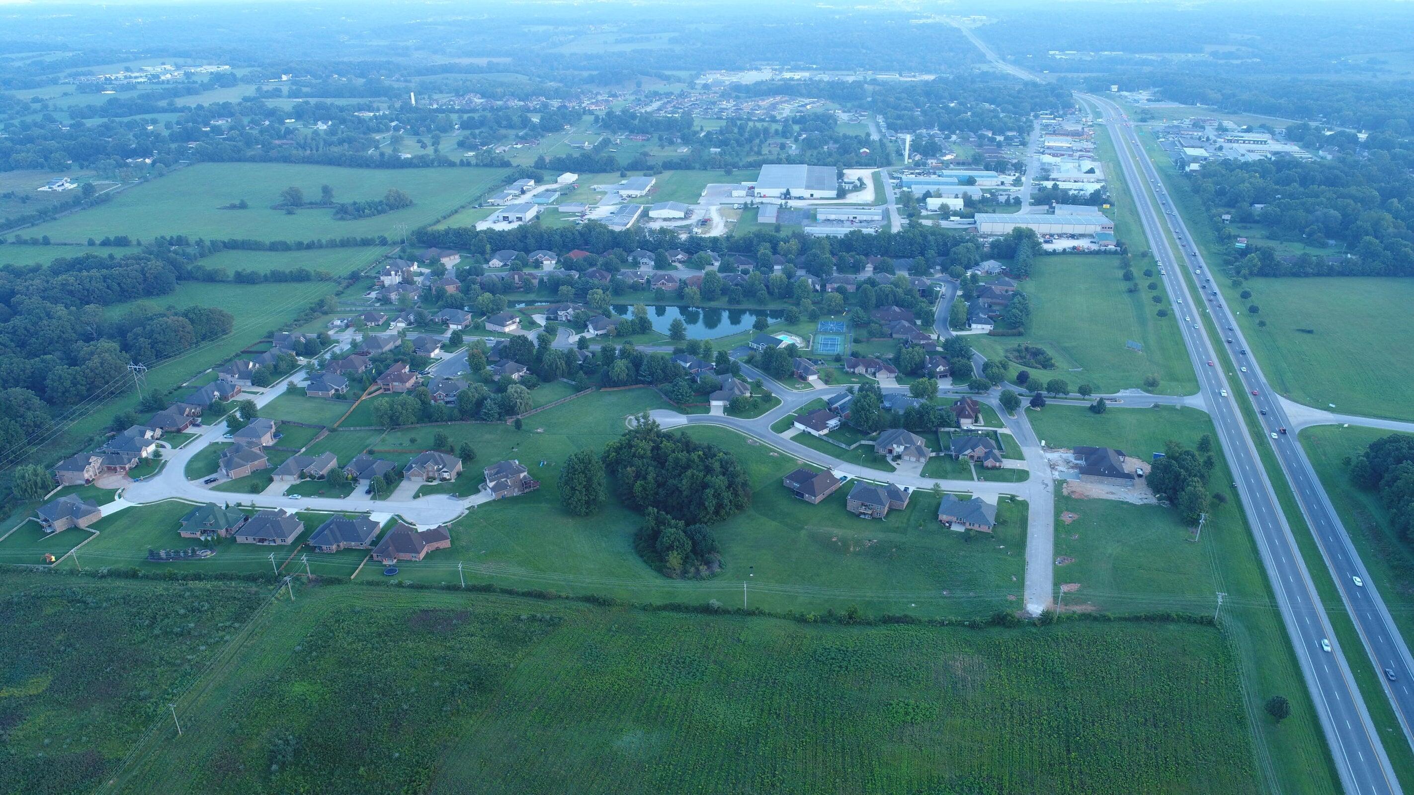 Home in Nixa, MO 65714 — photo 2