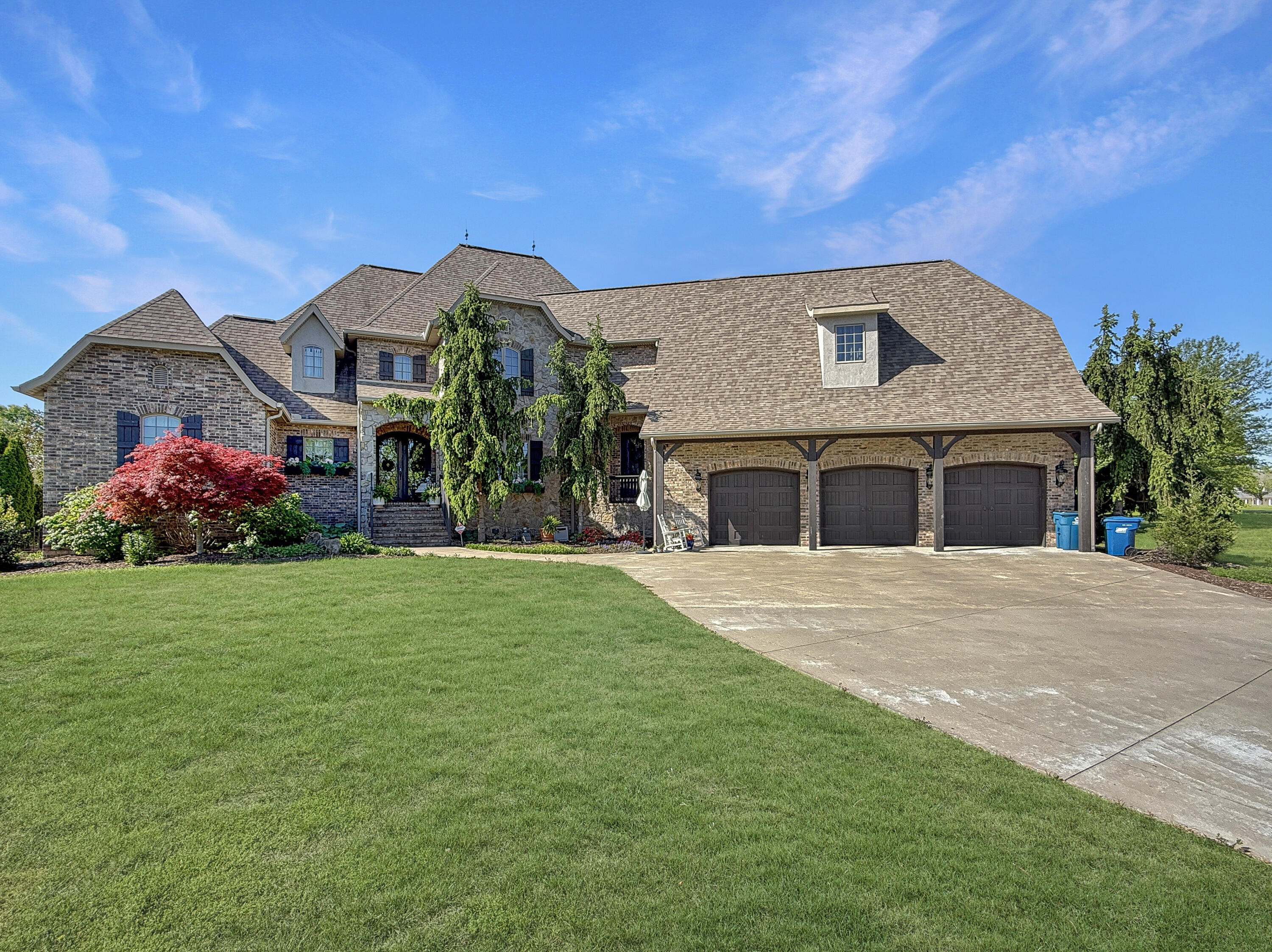 2000 Beau Drive — photo