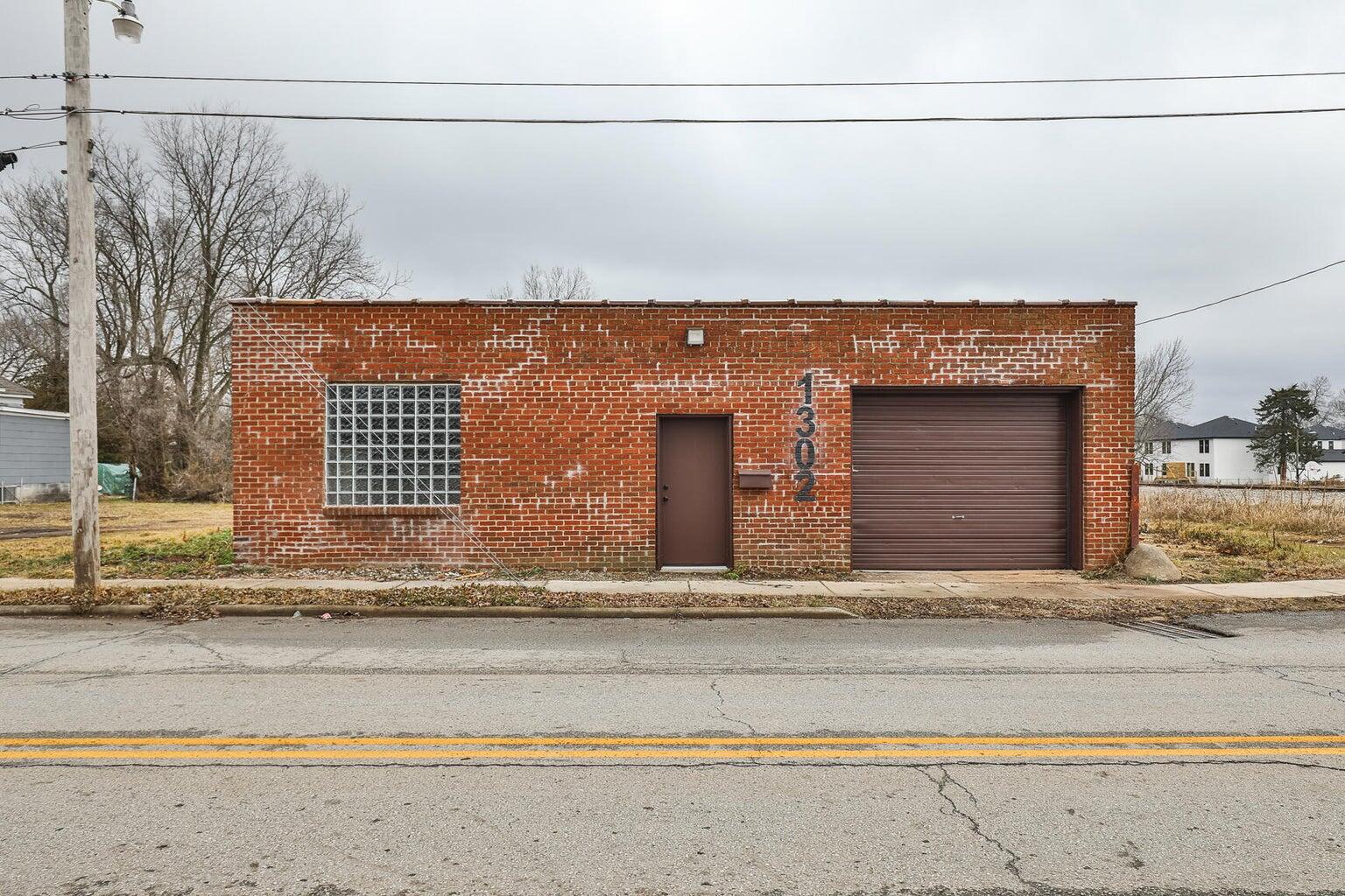 1302 E Blaine Street — photo