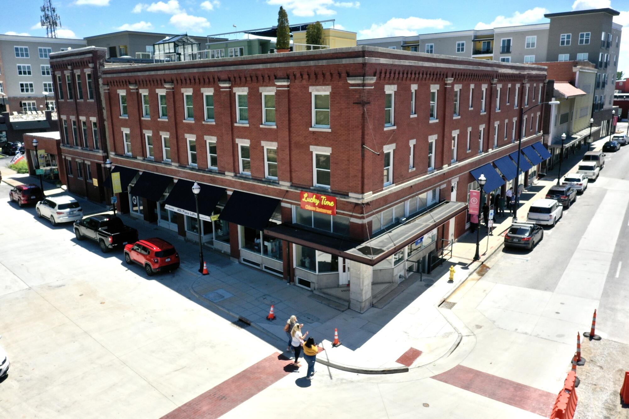 400 E Walnut Street — photo