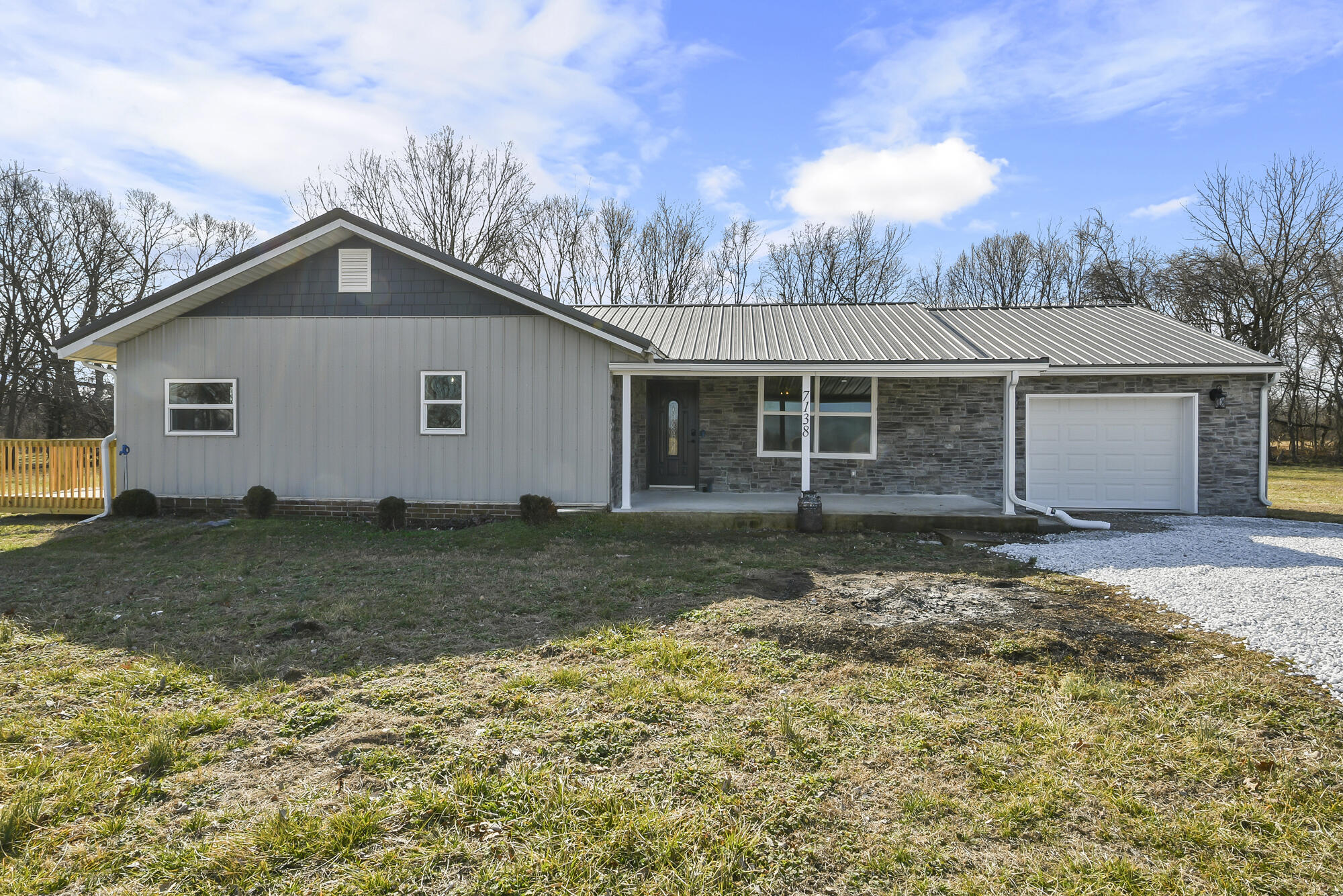 7138 W Farm Rd 136 — photo