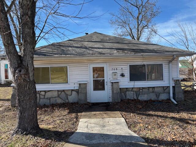 208 E 4th Street — photo