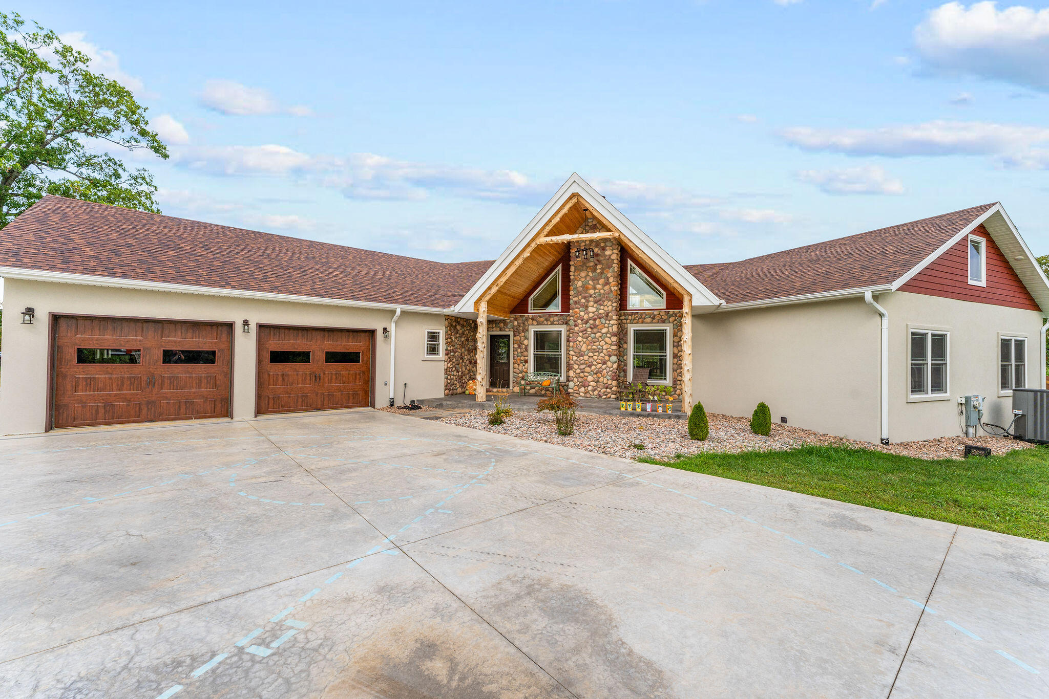 770 Mills Hollow Road — photo