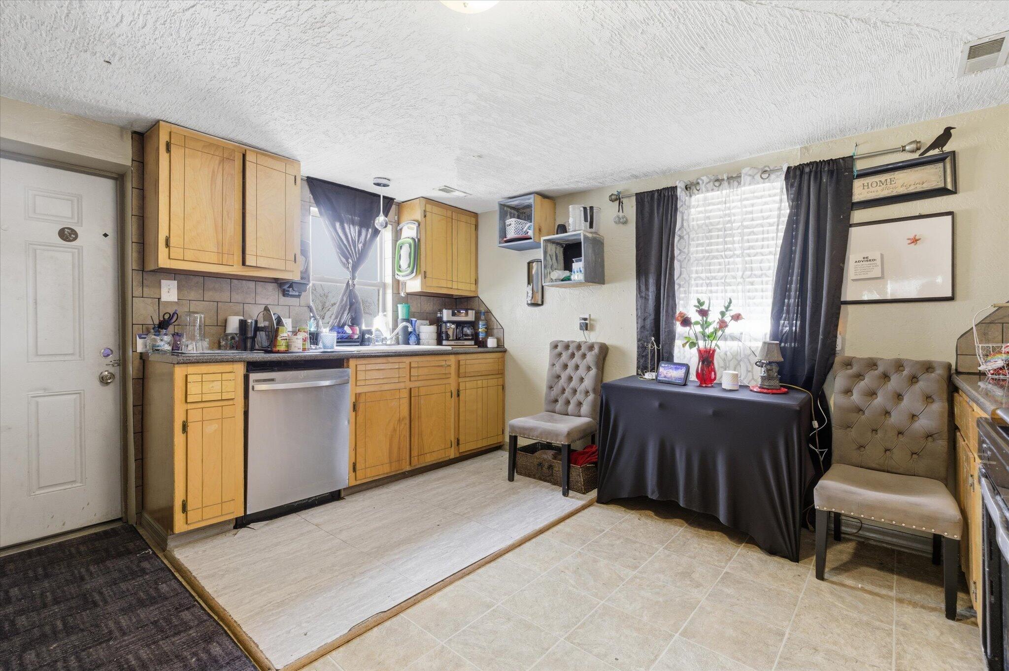 715 E Division Street, Springfield, MO 65803 — photo 3