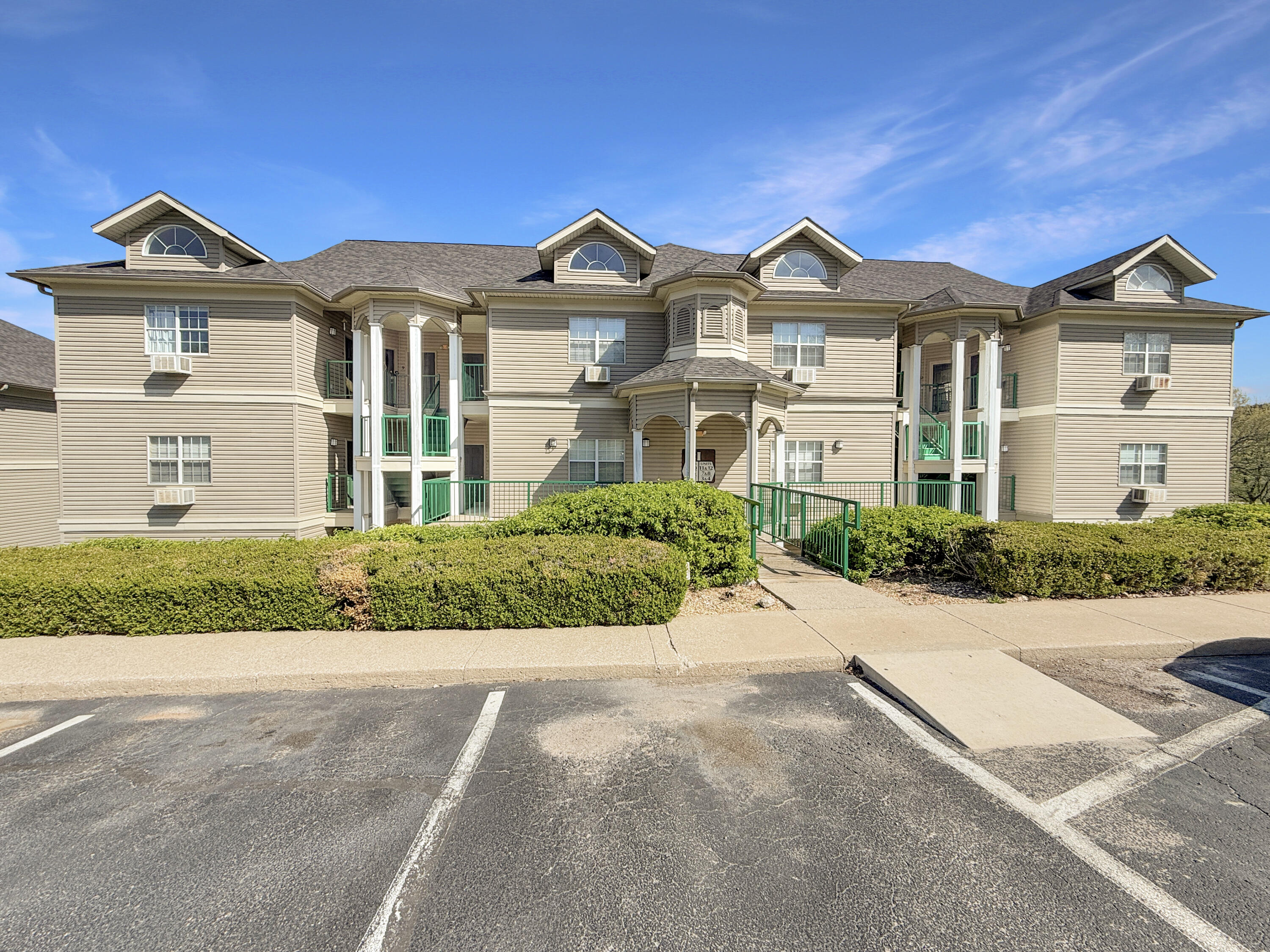 815 Holiday Ridge 1-9 — photo