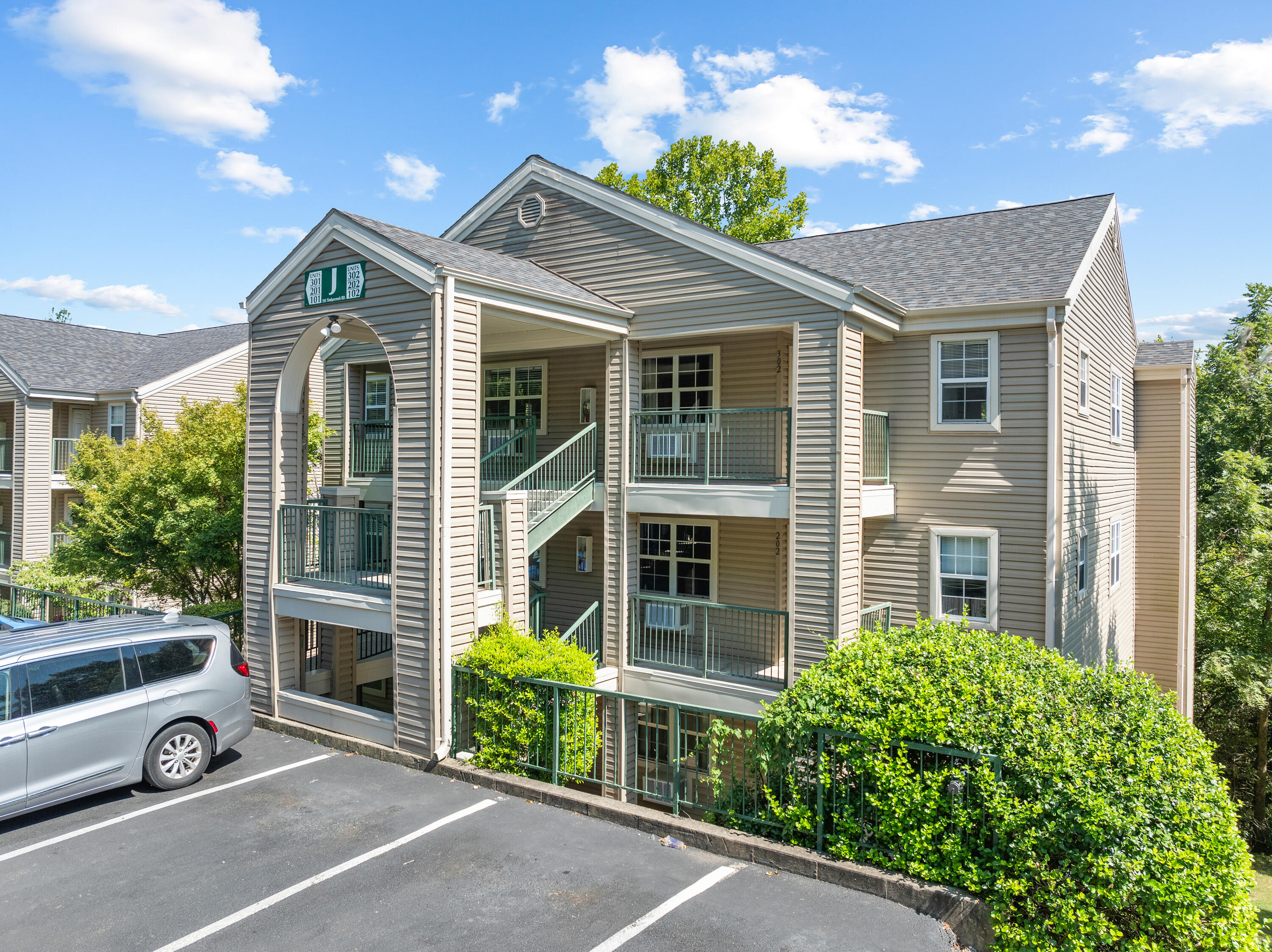 595 Timbercreek Road 301 — photo