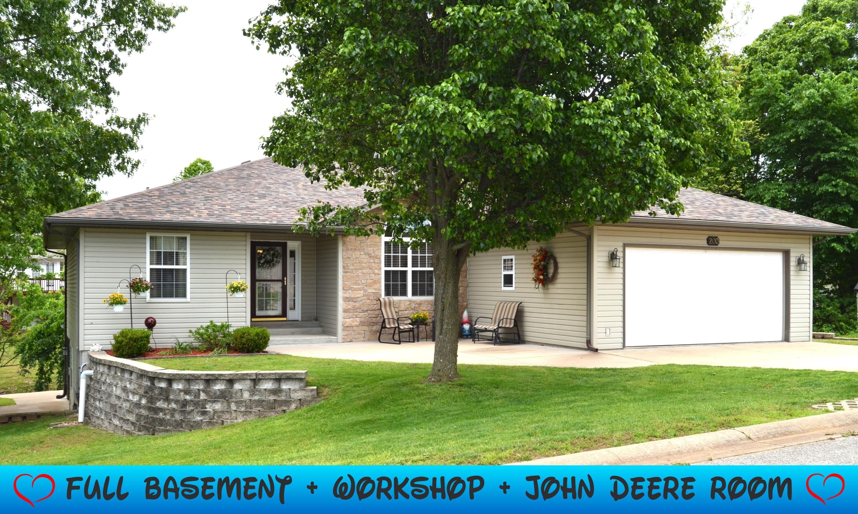 200 Micahs Crossing, Reeds Spring, MO 65737