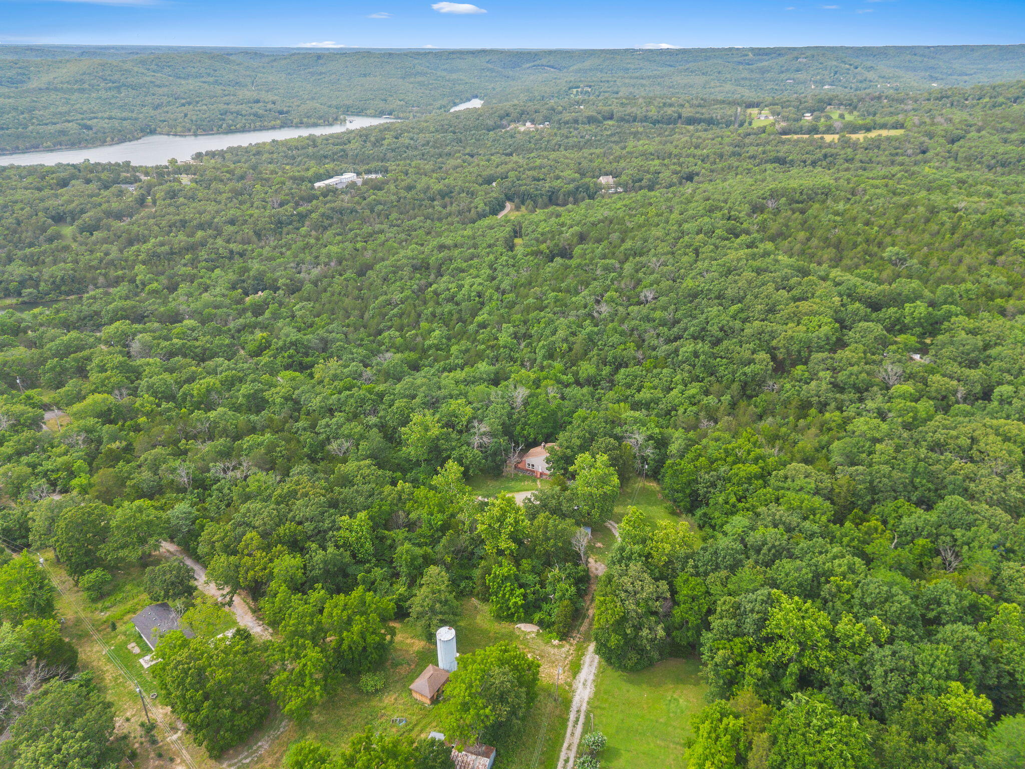 42 White Eagle Lane, Reeds Spring, MO 65737