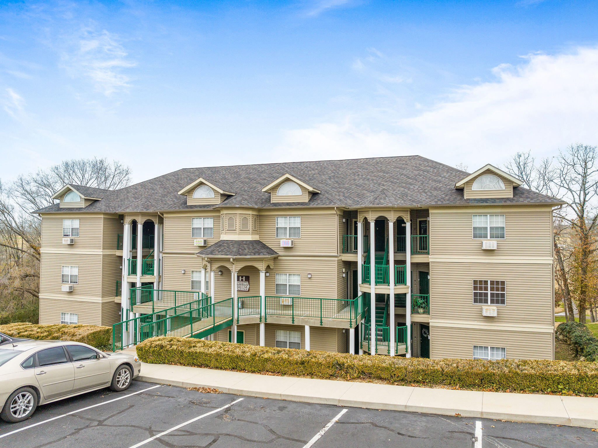 813 Holiday Ridge 3 — photo