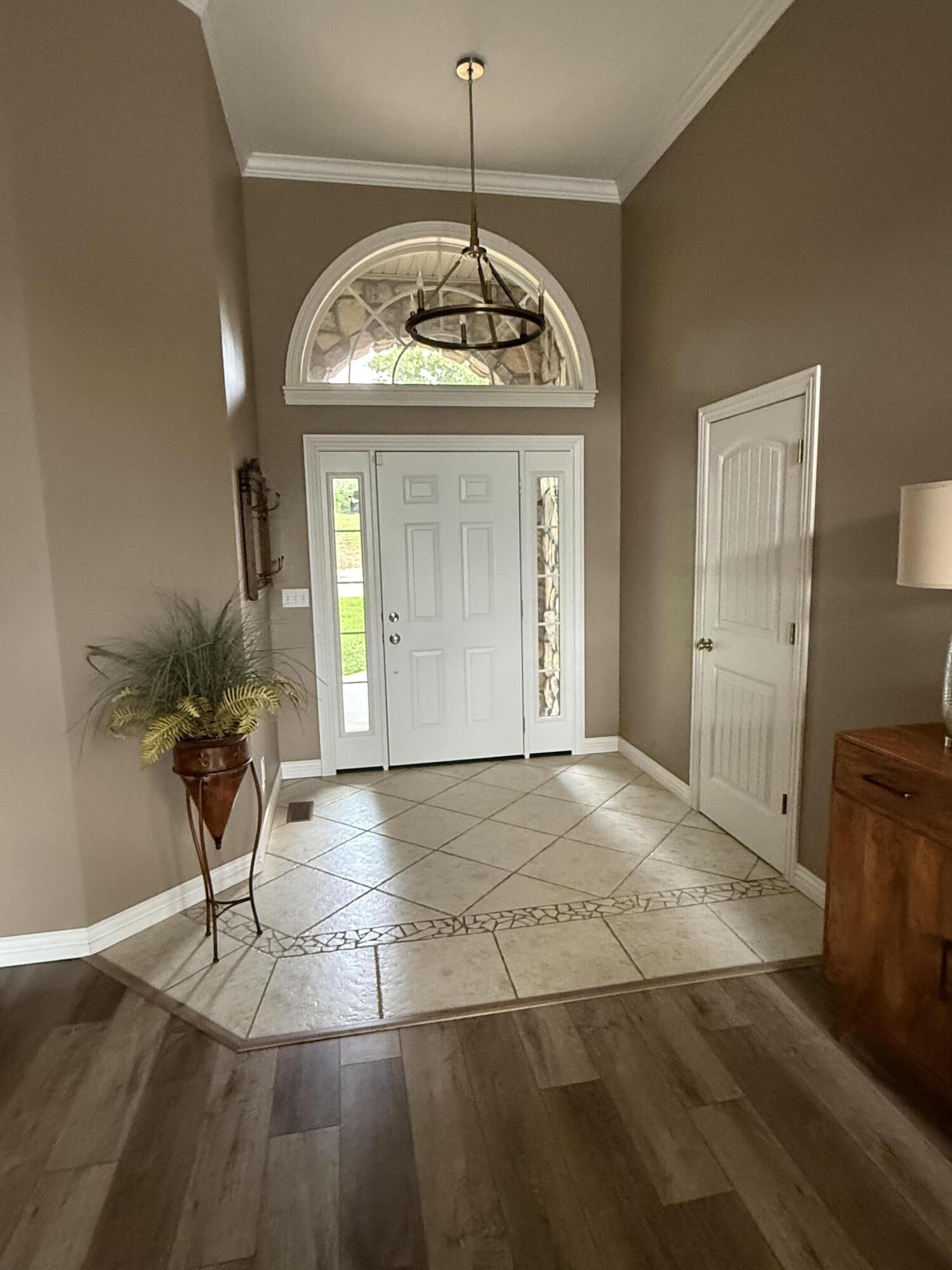 813 Roundup — photo