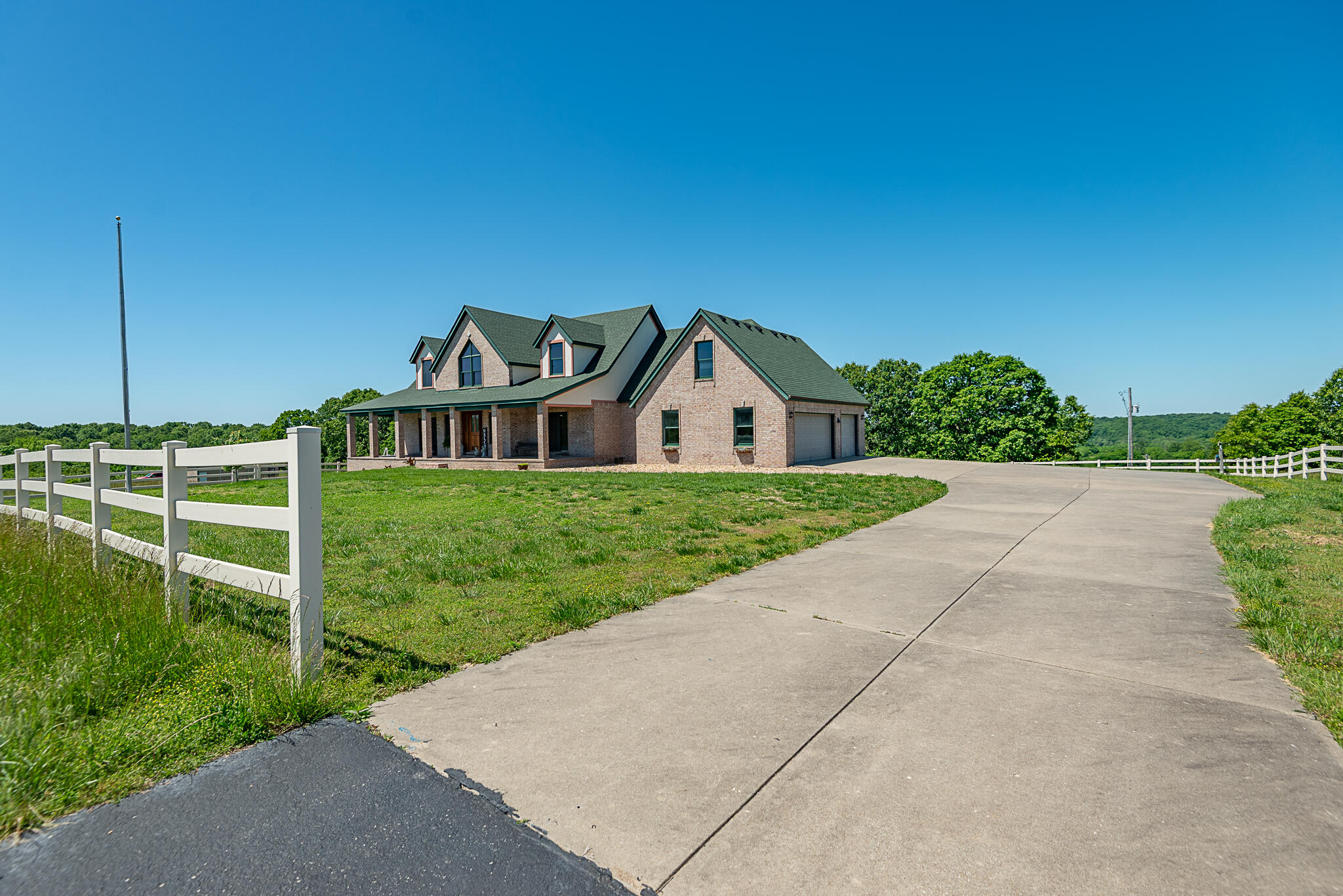 449 Greenway Drive — photo