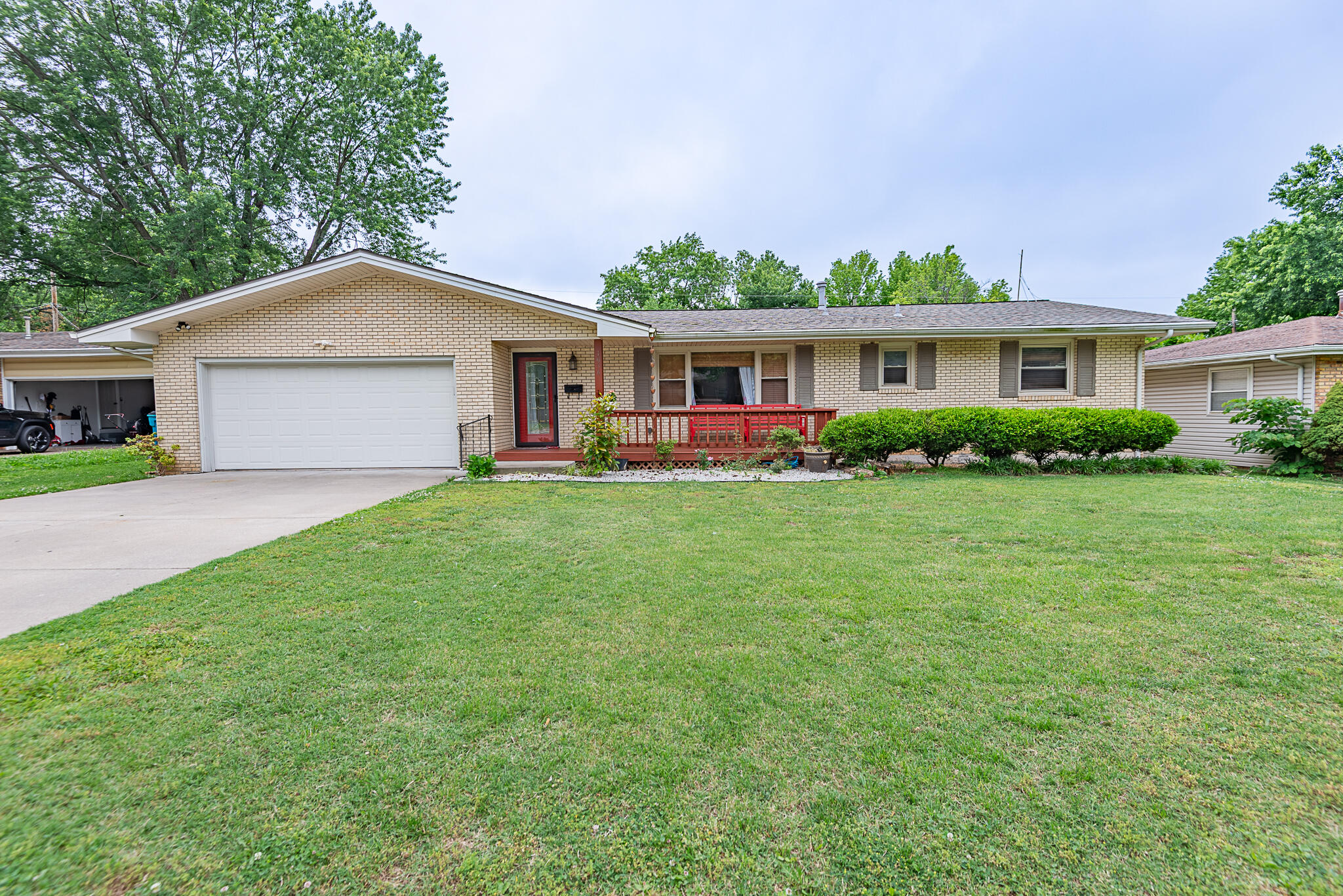 1036 E Edgewood Street — photo