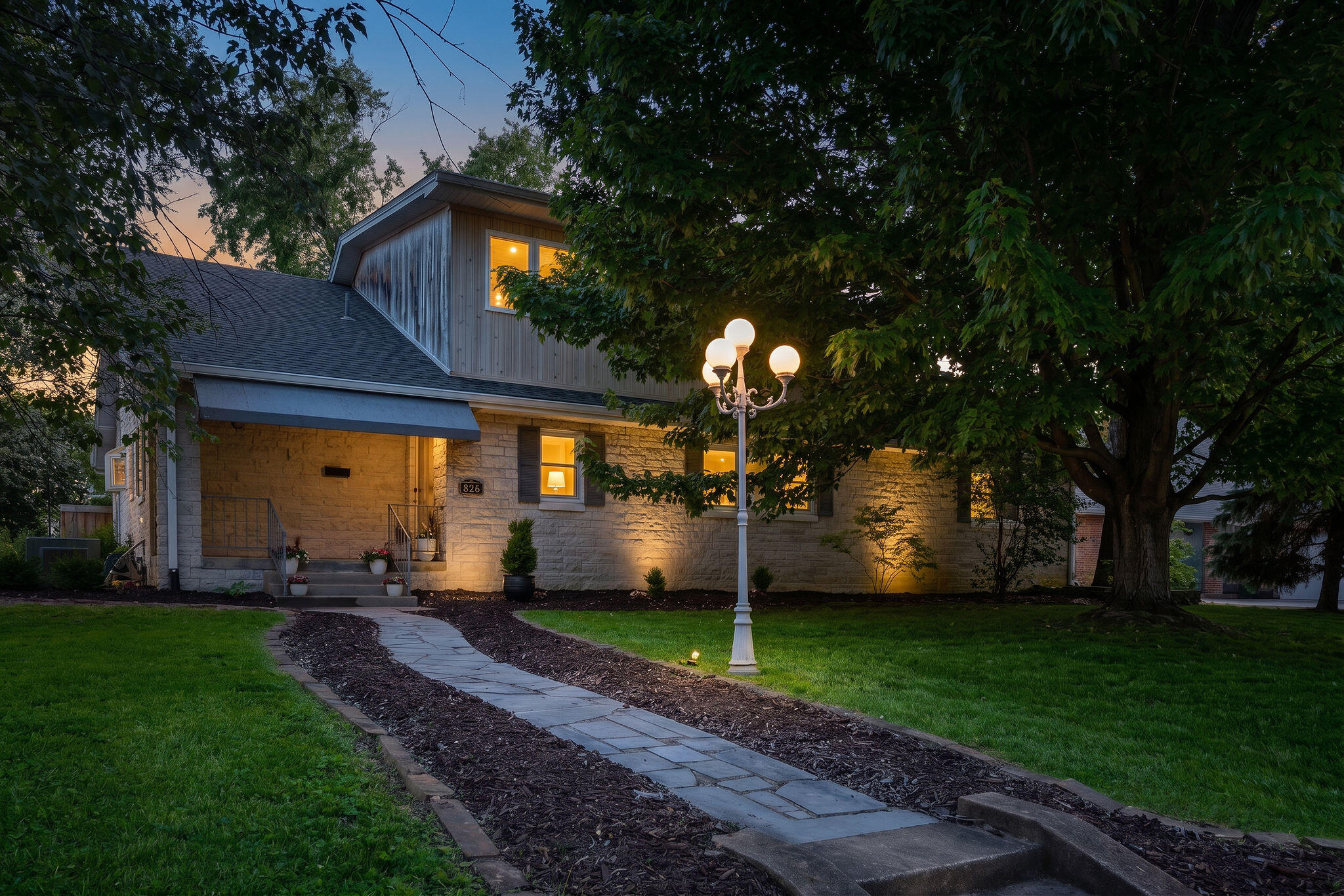 826 E Portland Street — photo