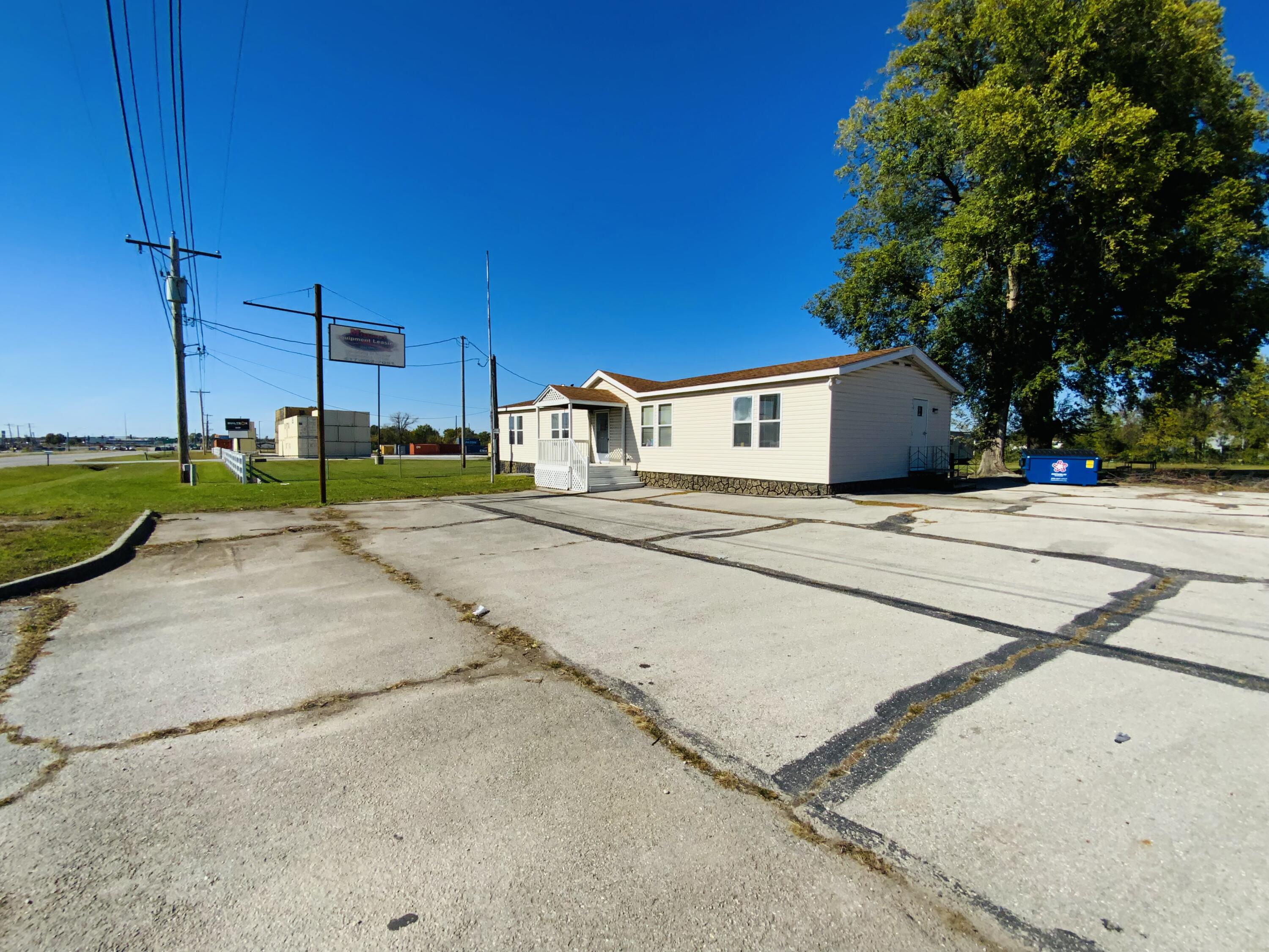 3115 W Sunshine Street — photo