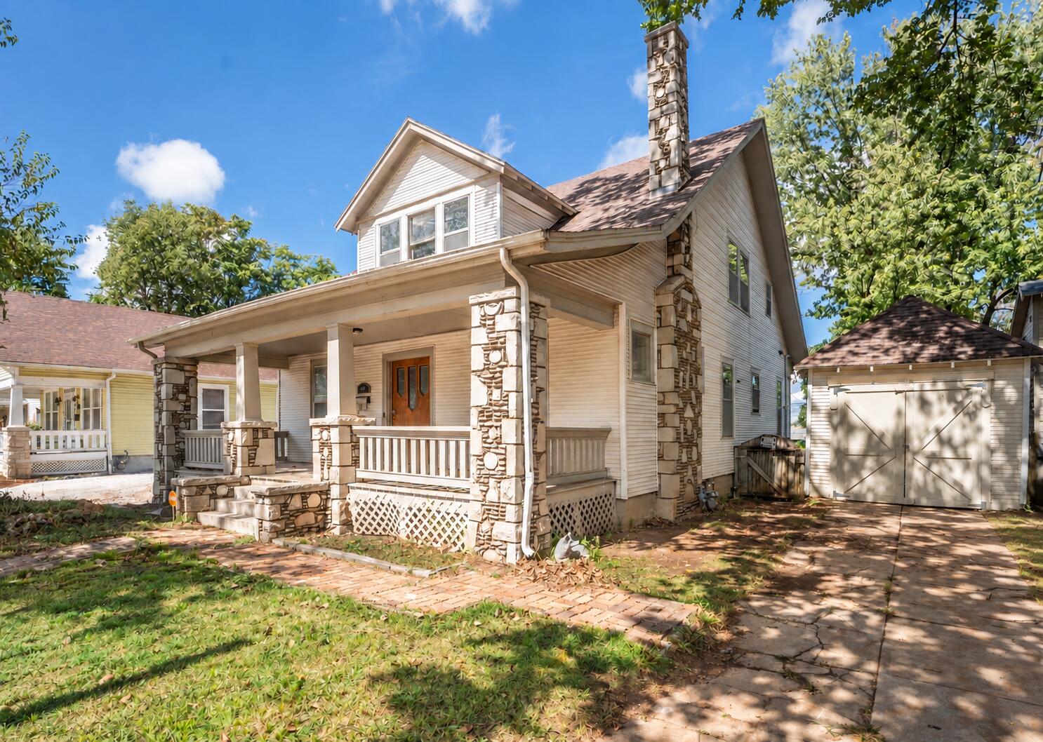 817 W Walnut Street — photo
