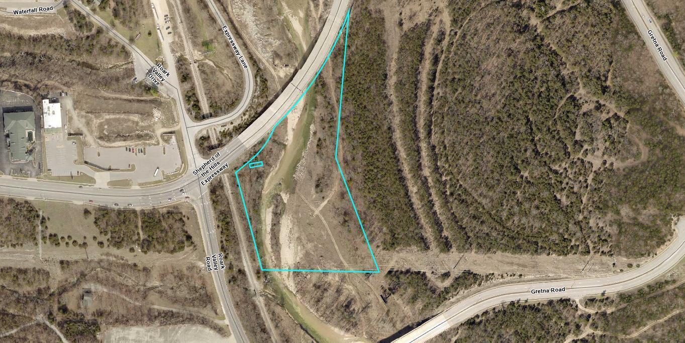 000 Shepherd Of The Hills Expressway — photo