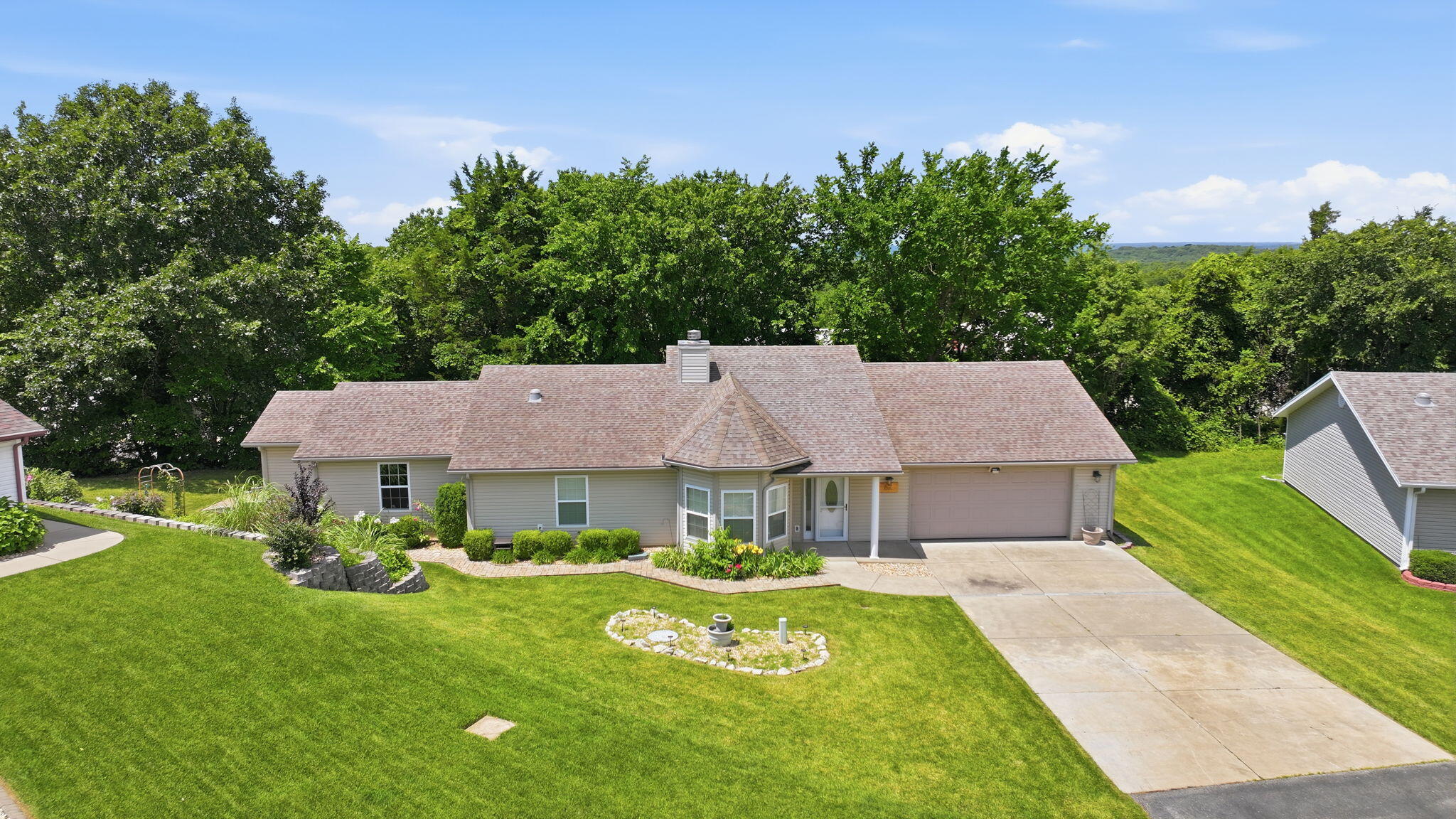 67 Starrville Place, Reeds Spring, MO 65737