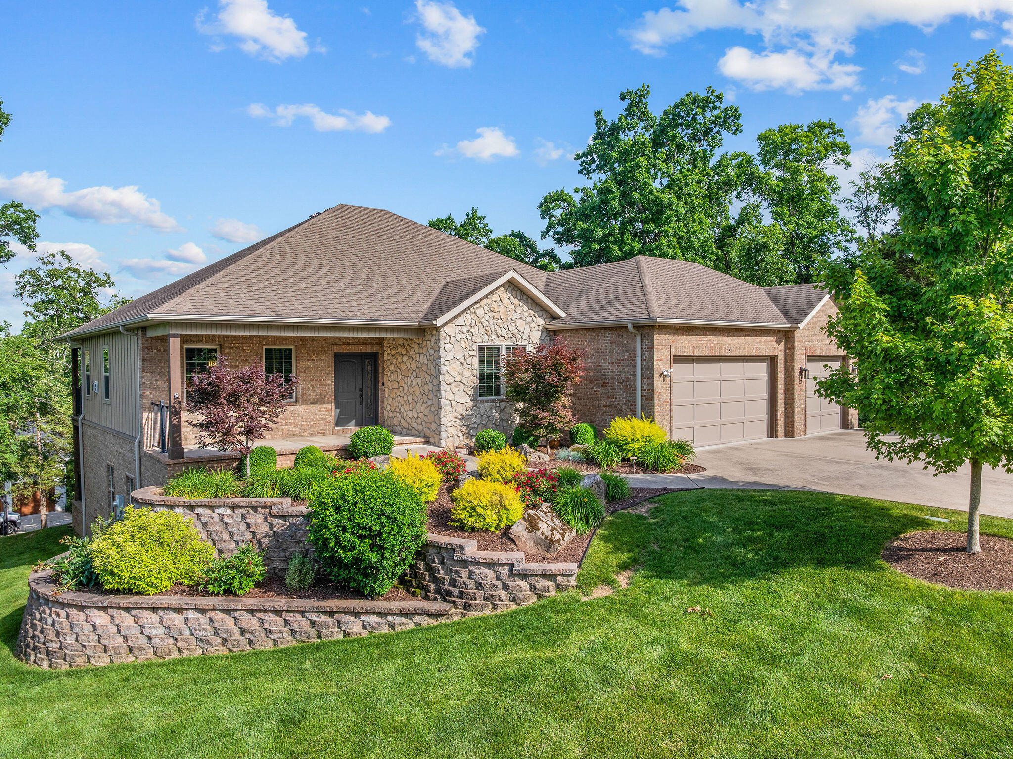 156 Pinehurst Drive — photo