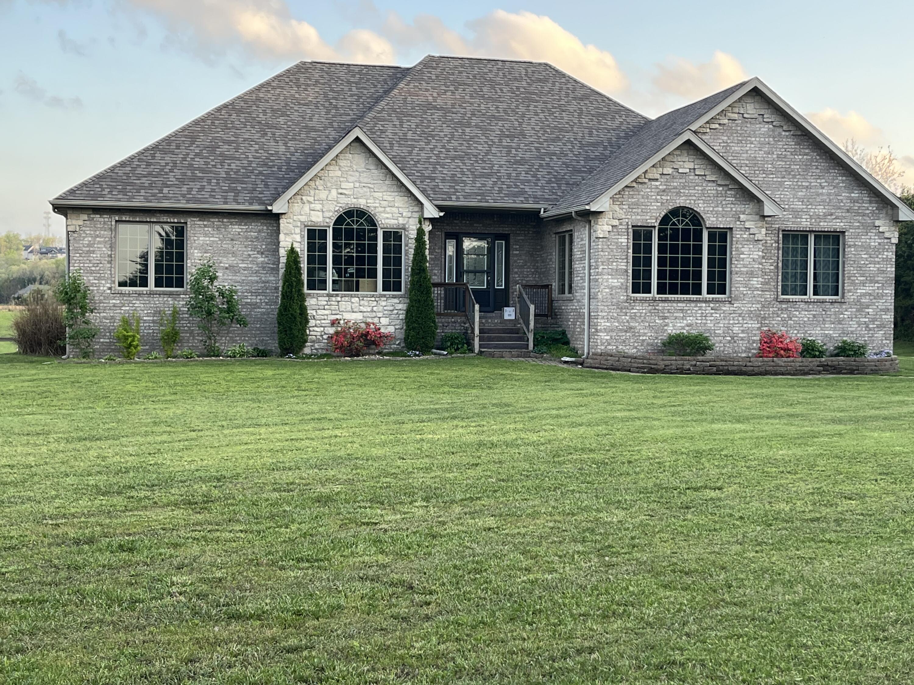 8105 N Farm Road 207 — photo