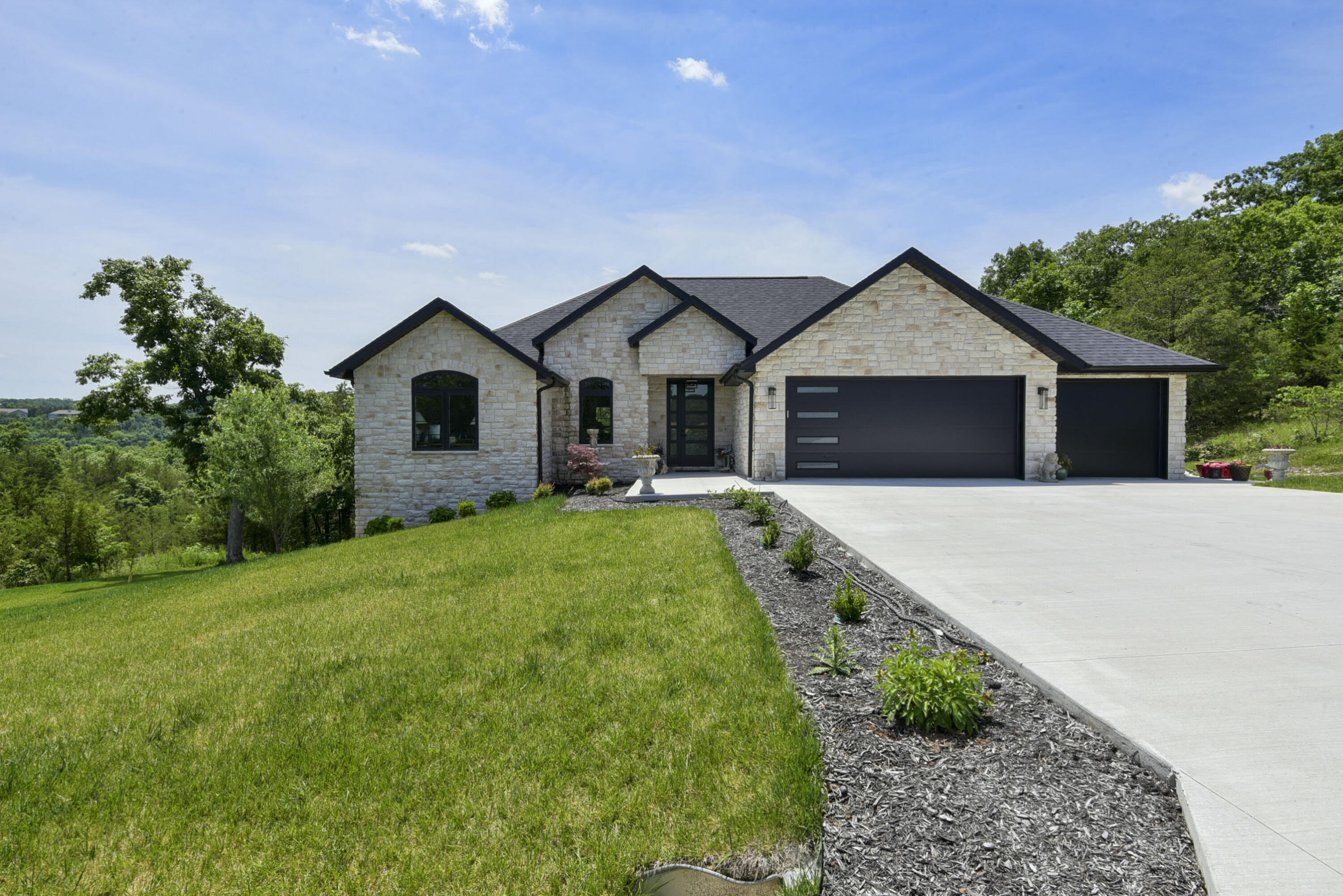 350 Beechwood Drive — photo