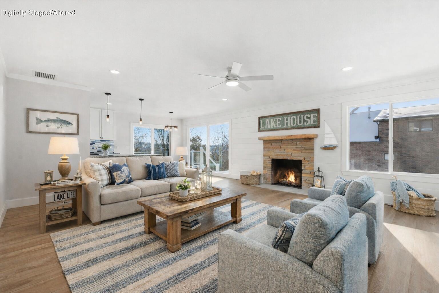 139 Lakeshore Drive — photo