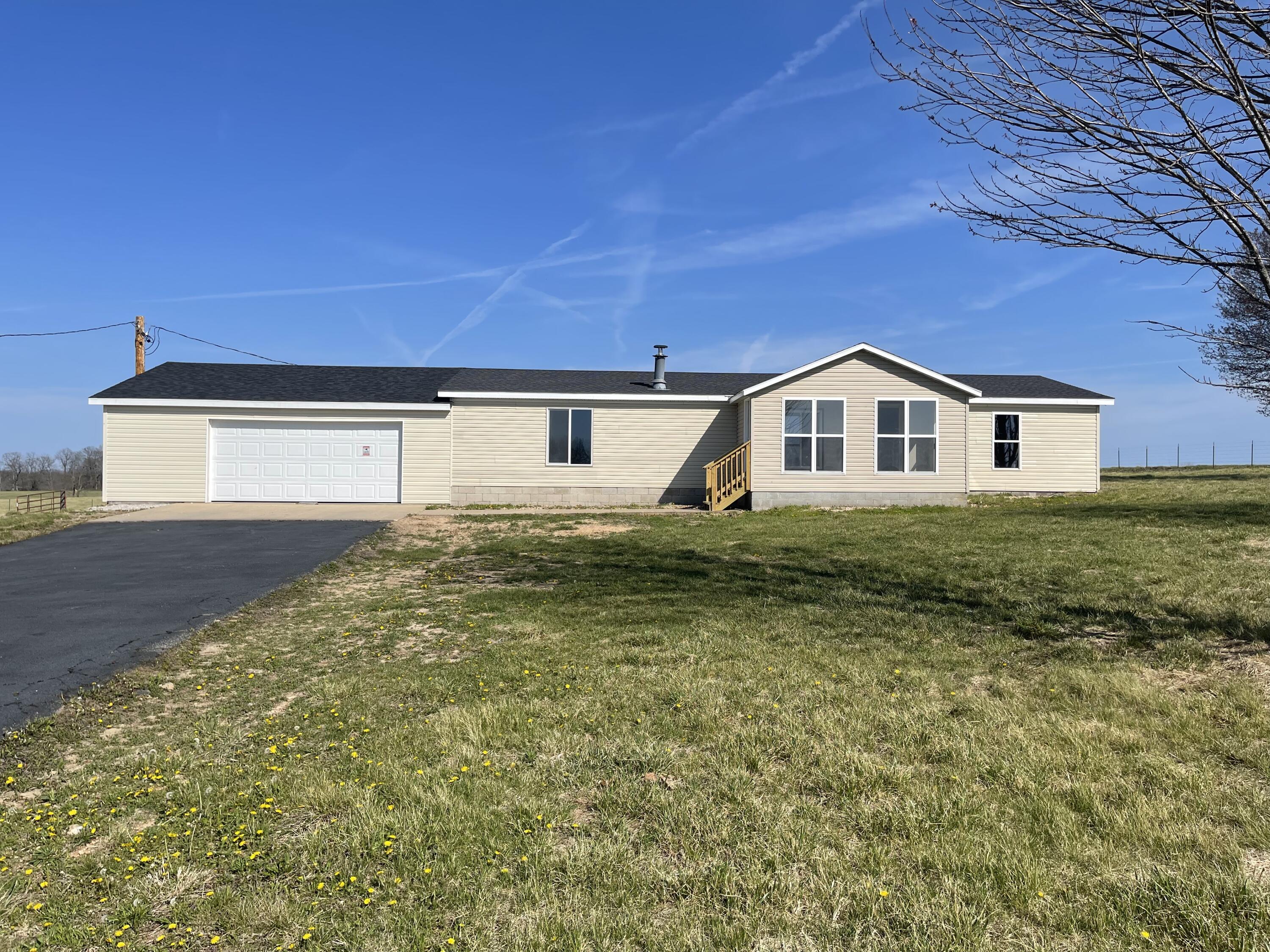 23594 Lawrence 1200 — photo