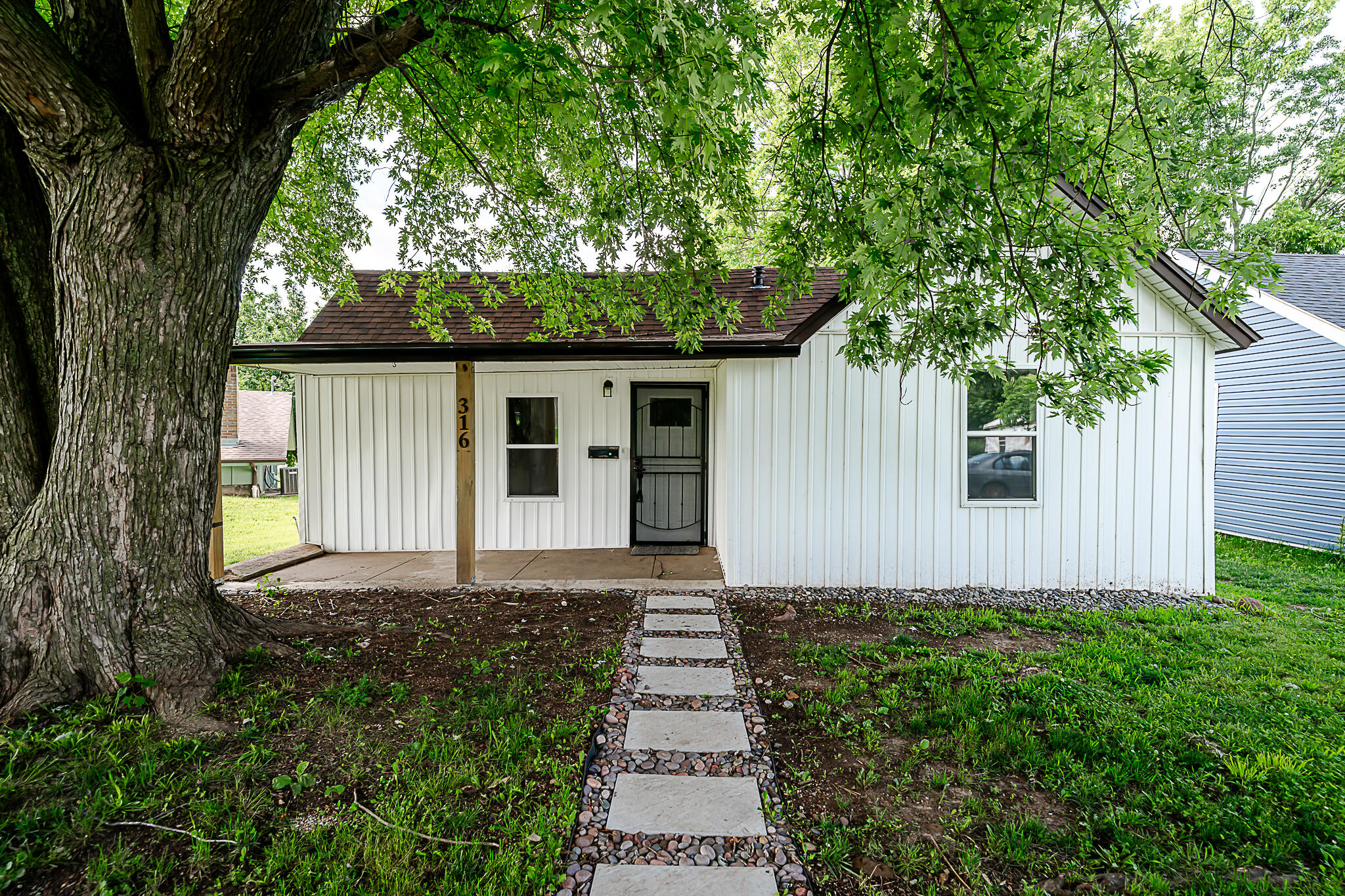316 E Washington Street — photo