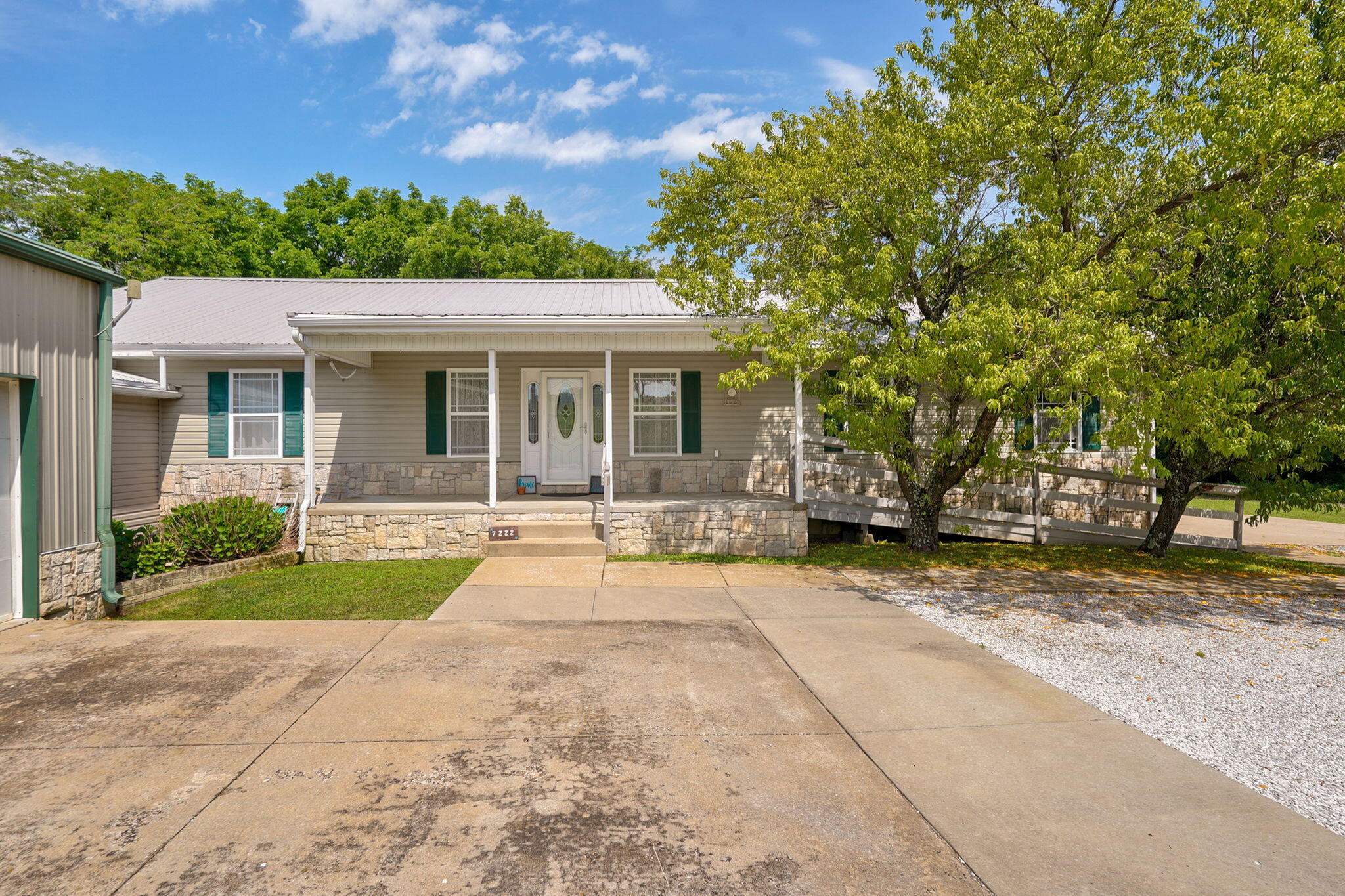 7222 N Farm Road 203 — photo