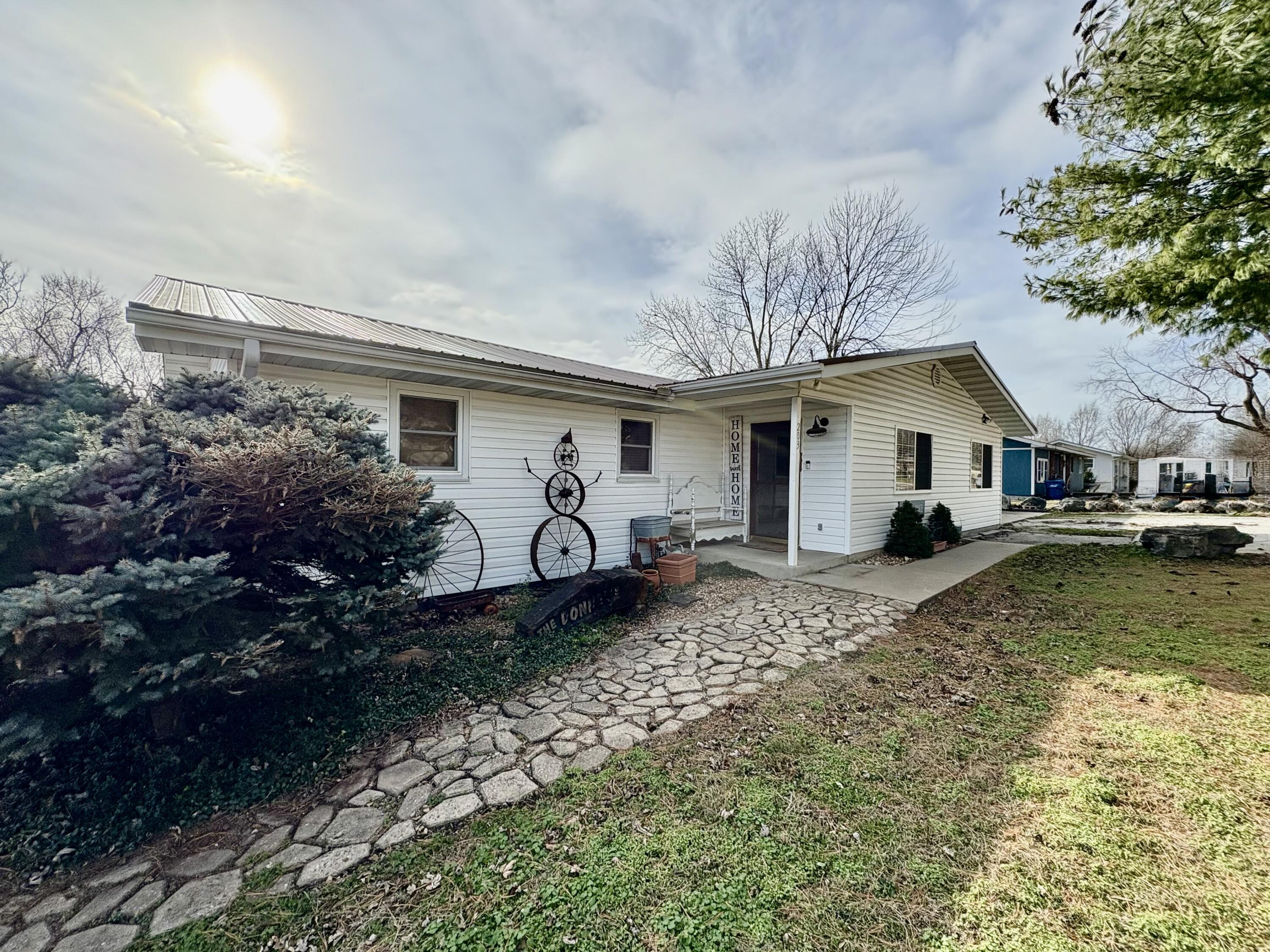 203 Wynes Circle — photo