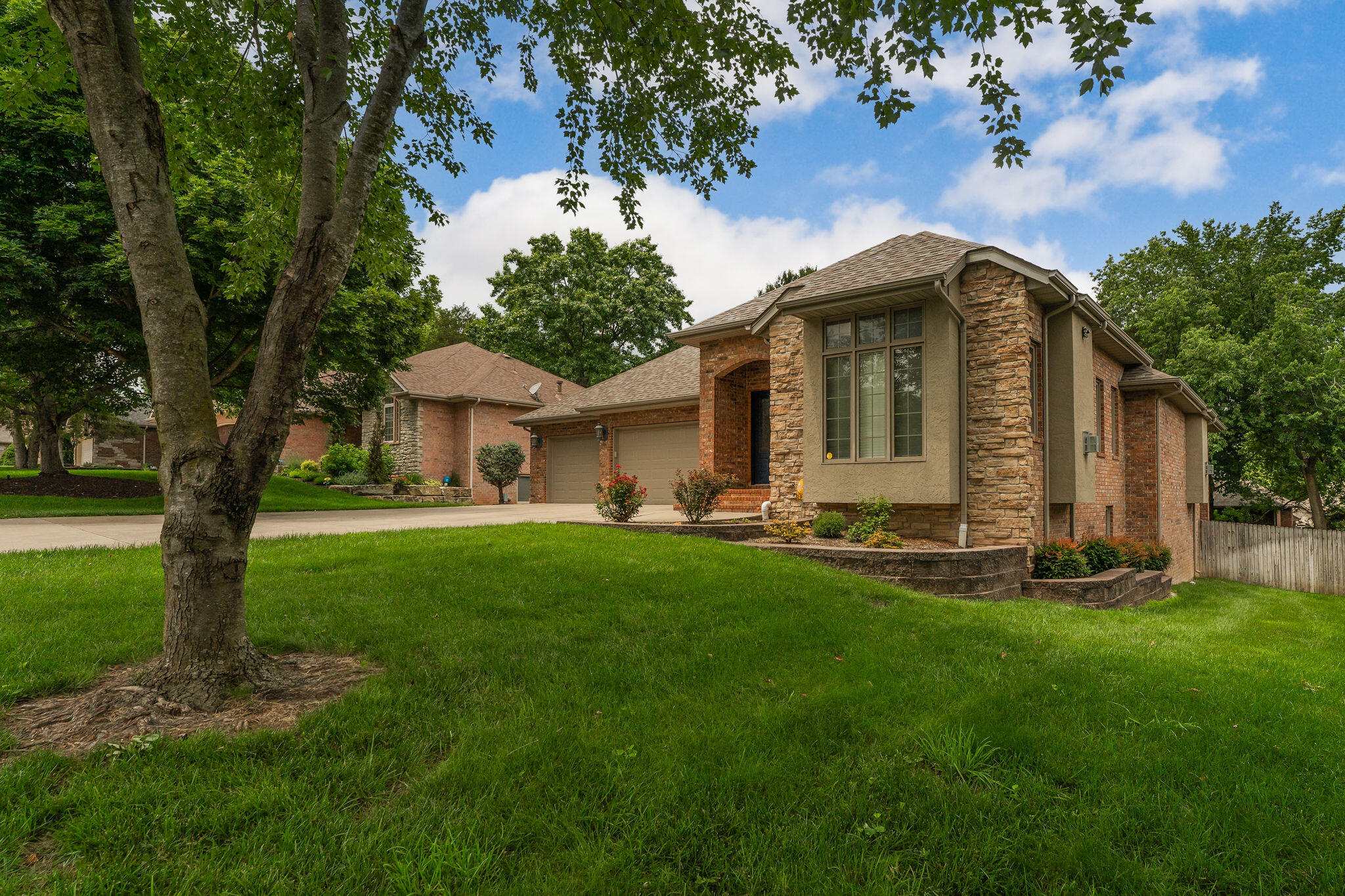 2953 W Canterbury Street — photo
