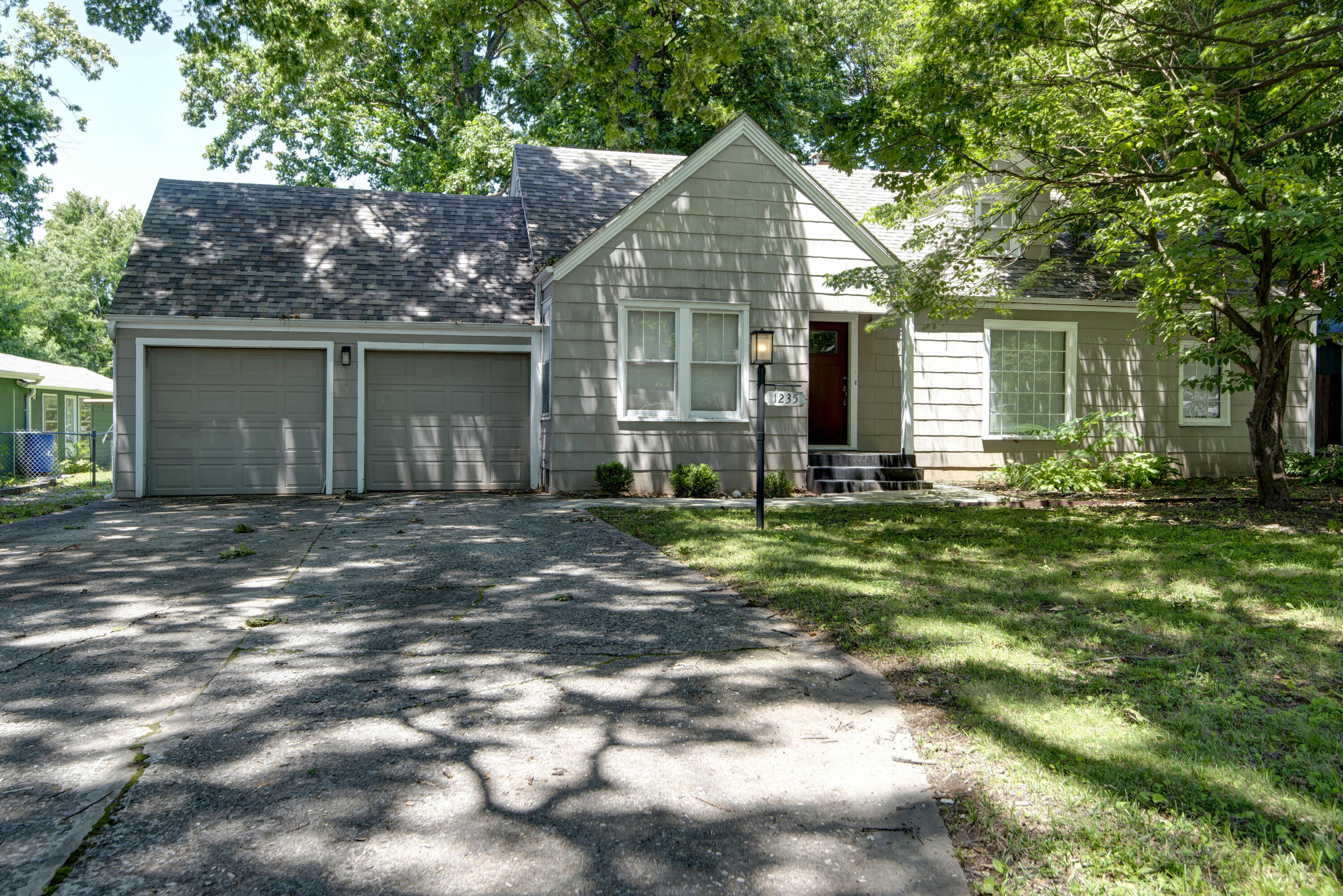 1235 E Stanford Street — photo
