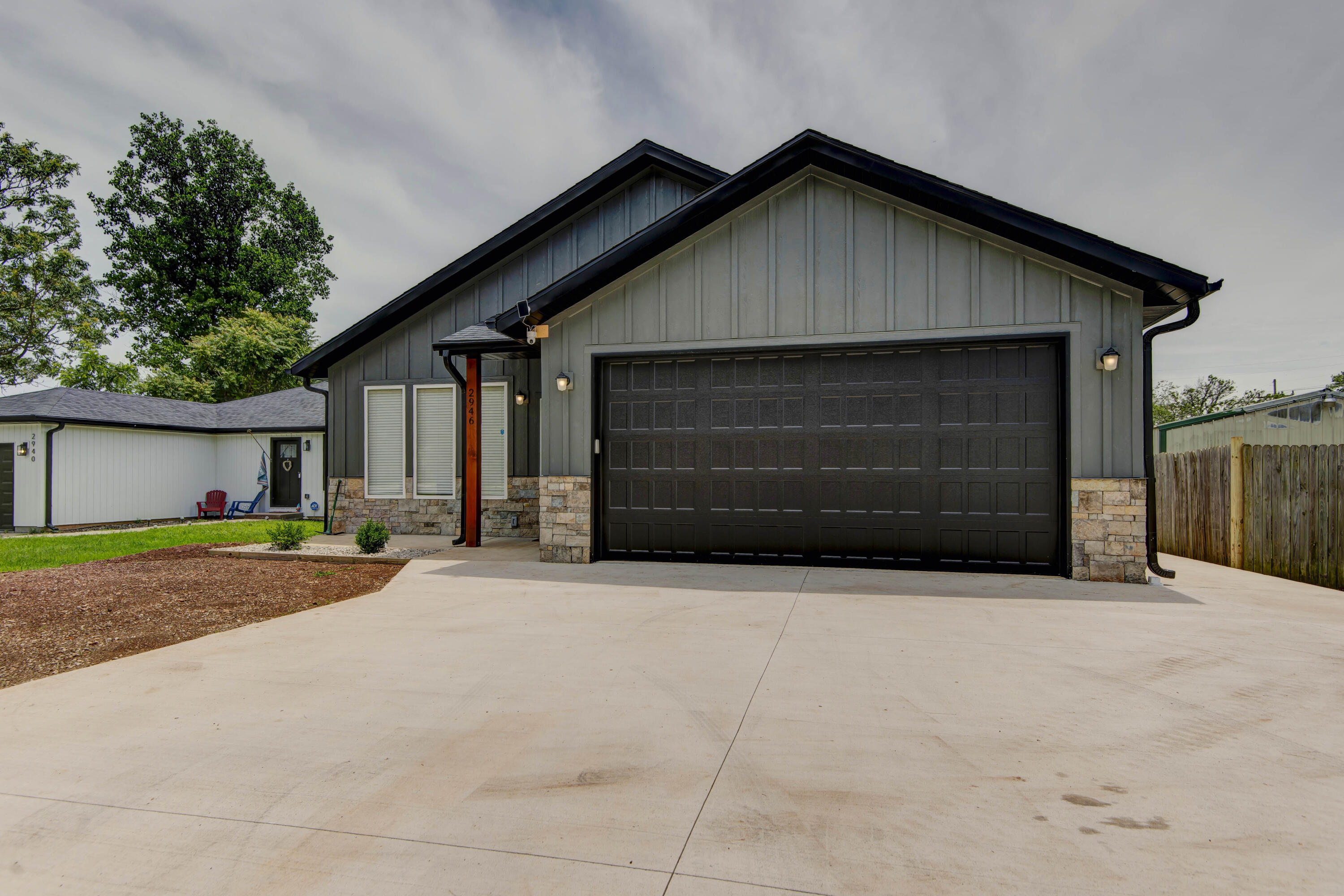 2946 W Olive Street — photo