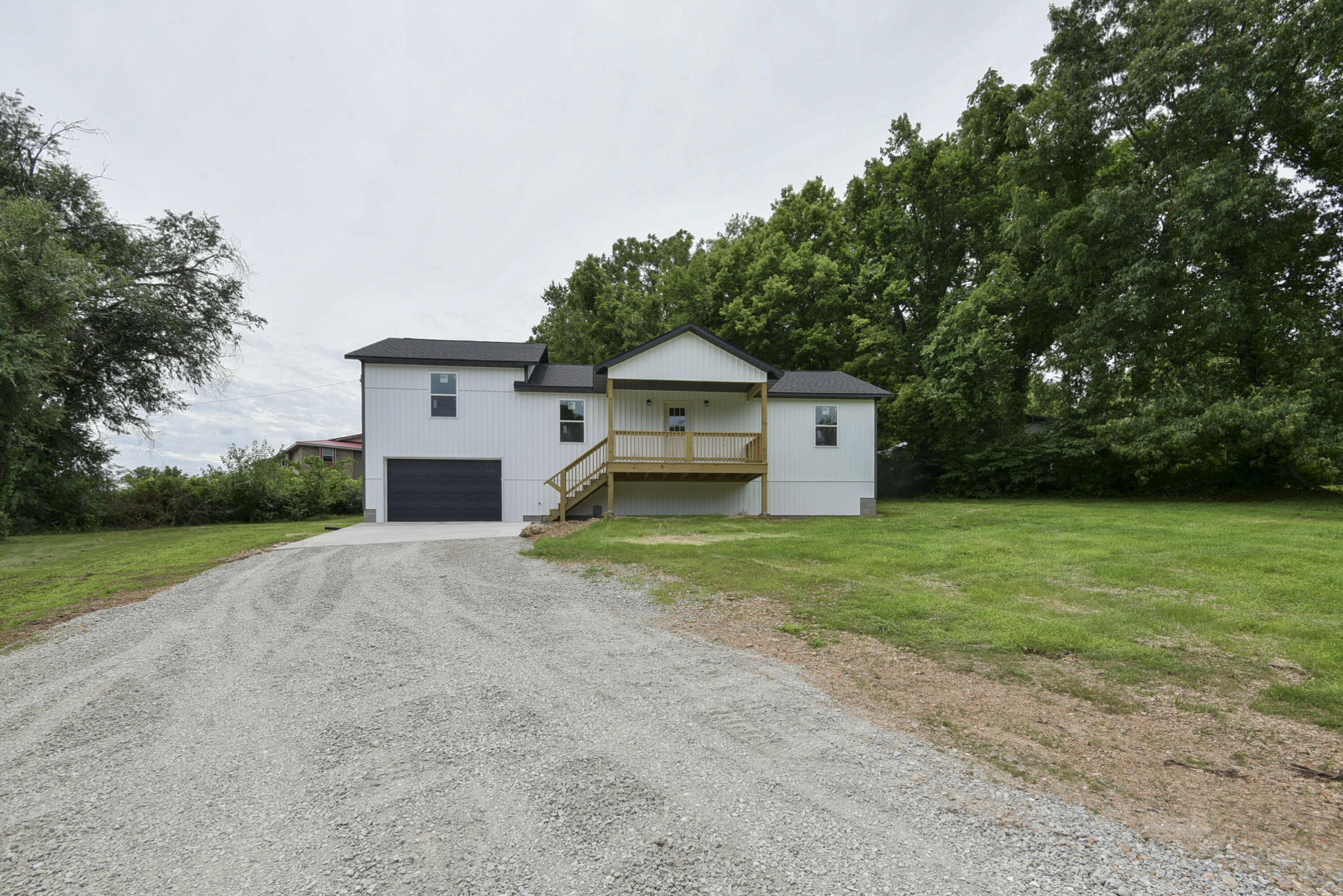 606 Old Exeter Road — photo