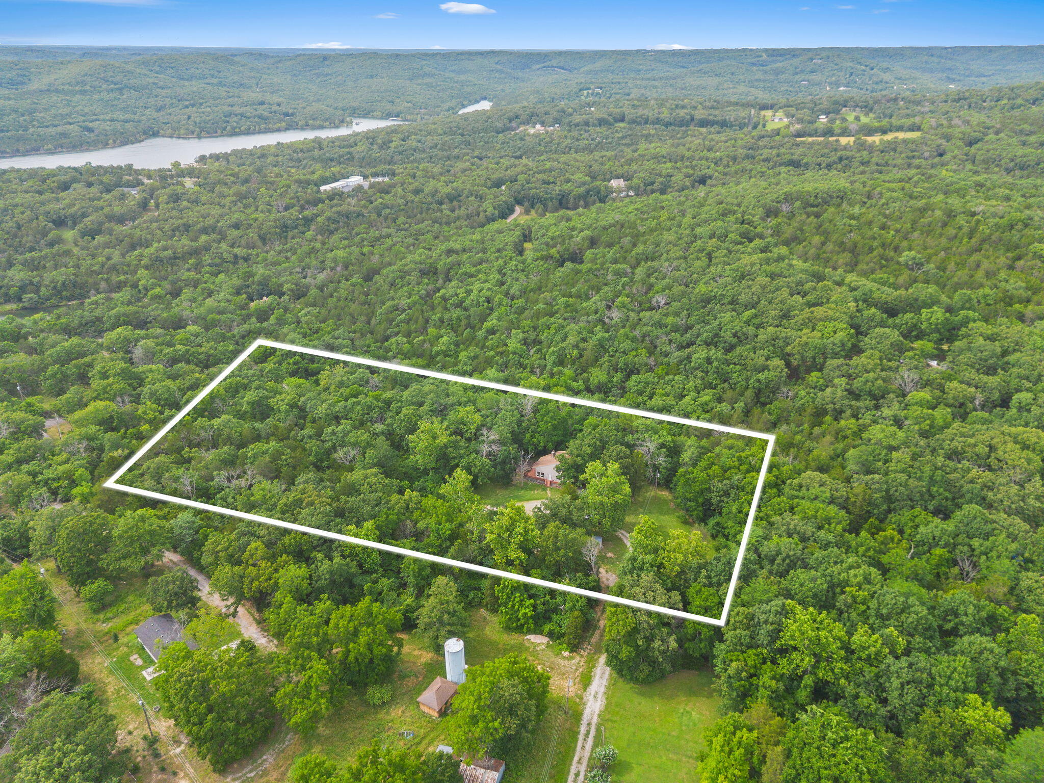 128 Moonvalley Drive, Reeds Spring, MO 65737 — photo 2