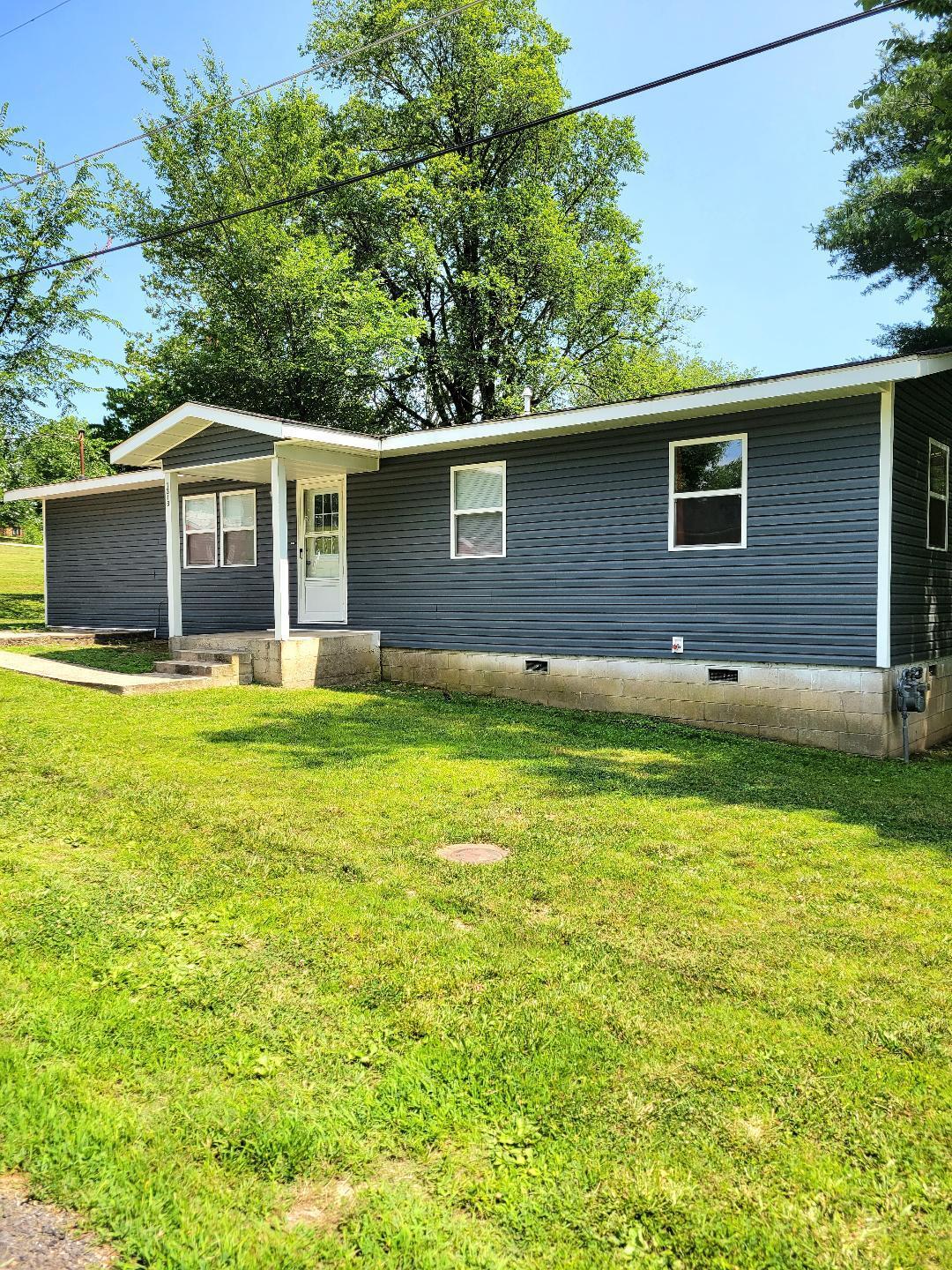 1313 E Benton Avenue — photo
