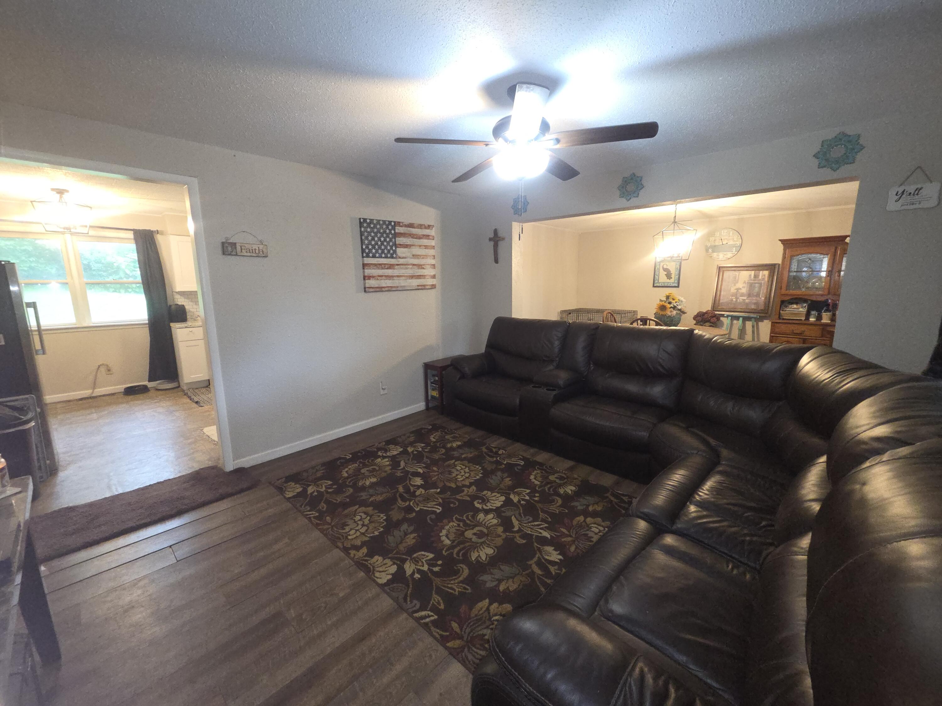 Home in Cabool, MO 65689 — photo 2
