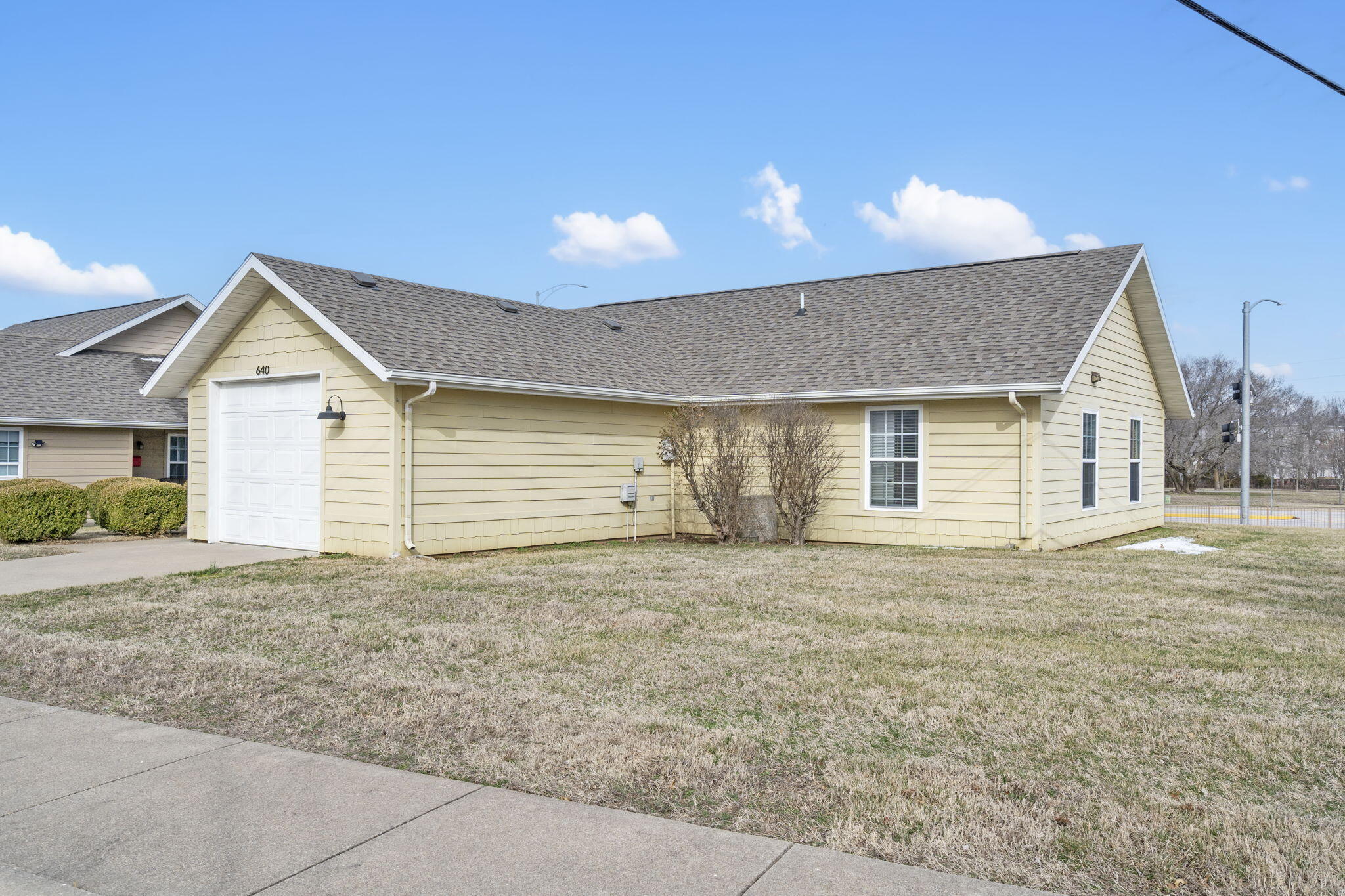 640 E Sunset Street, Springfield, MO 65807 — photo 2