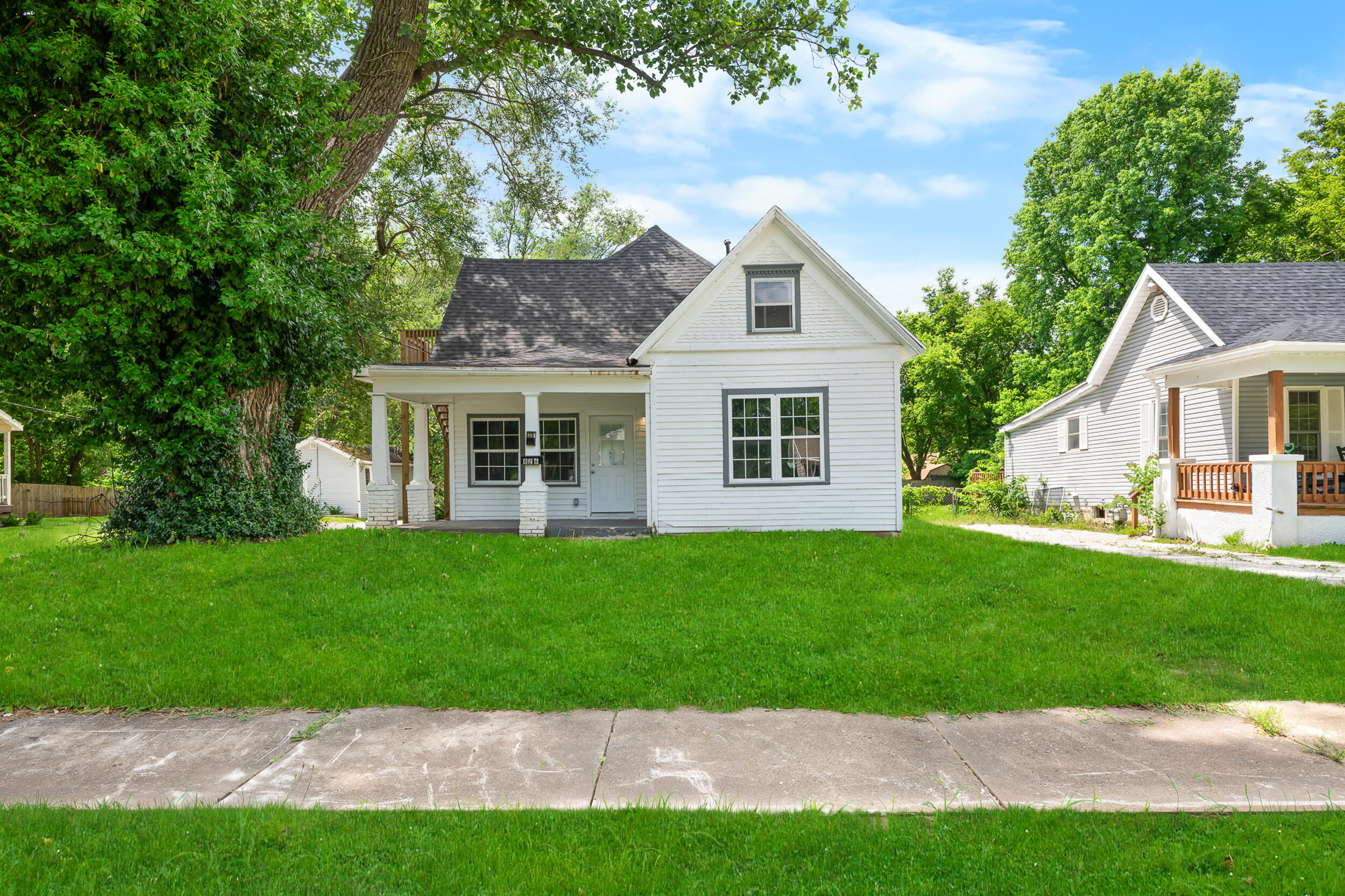 824 W Elm Street — photo