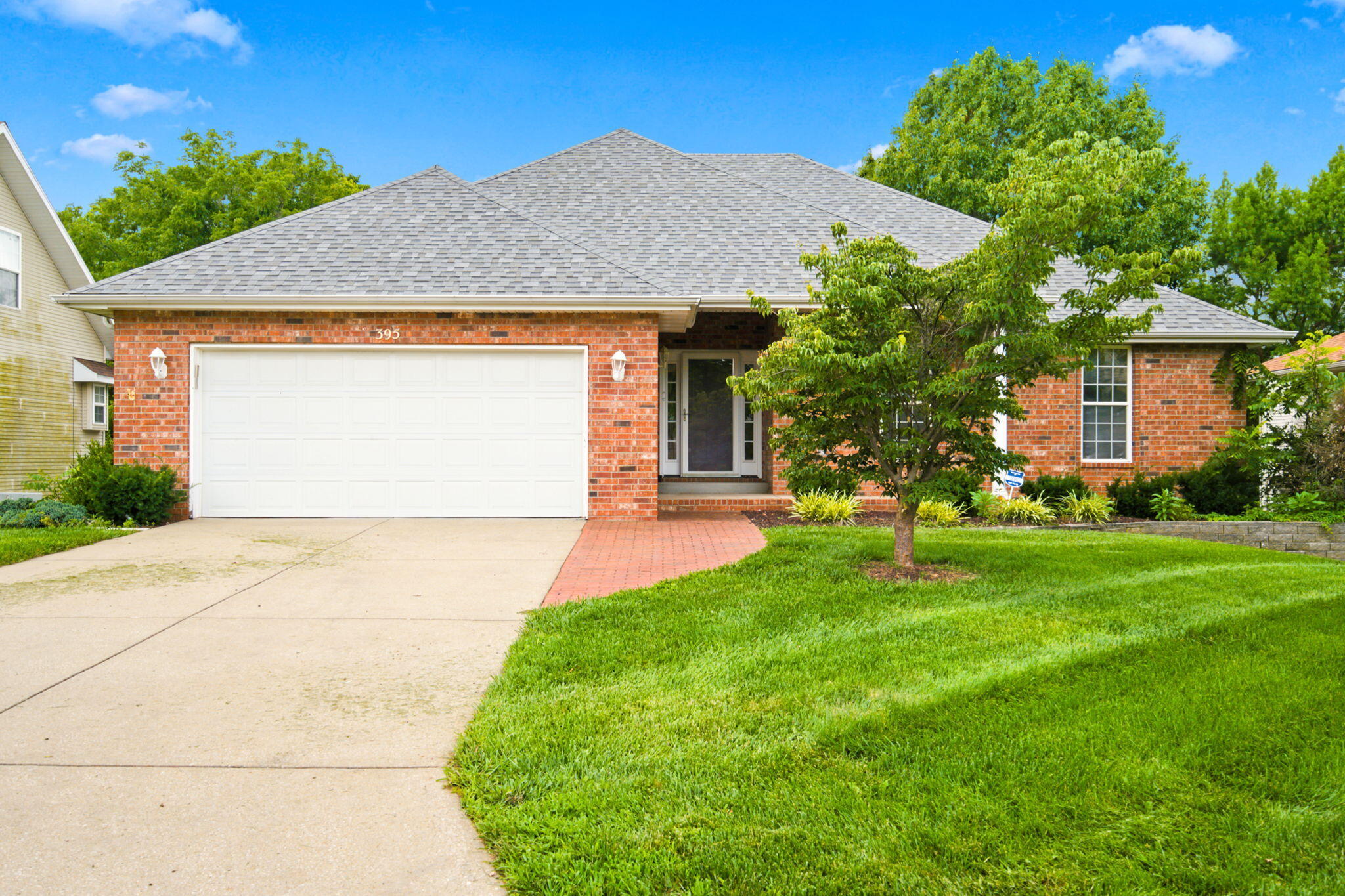 395 S Yellowwood Drive — photo
