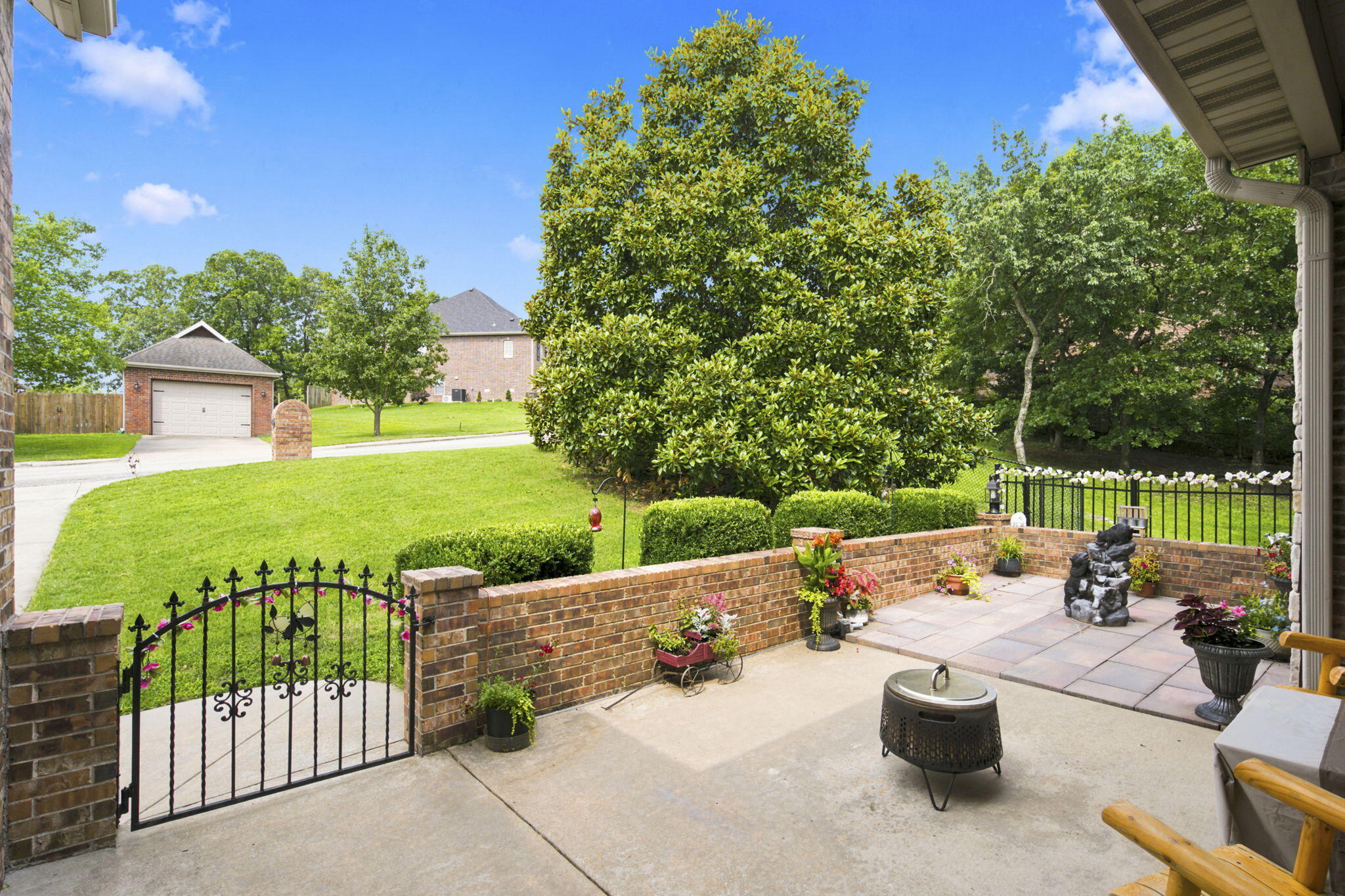 135 Roark Hills Drive — photo