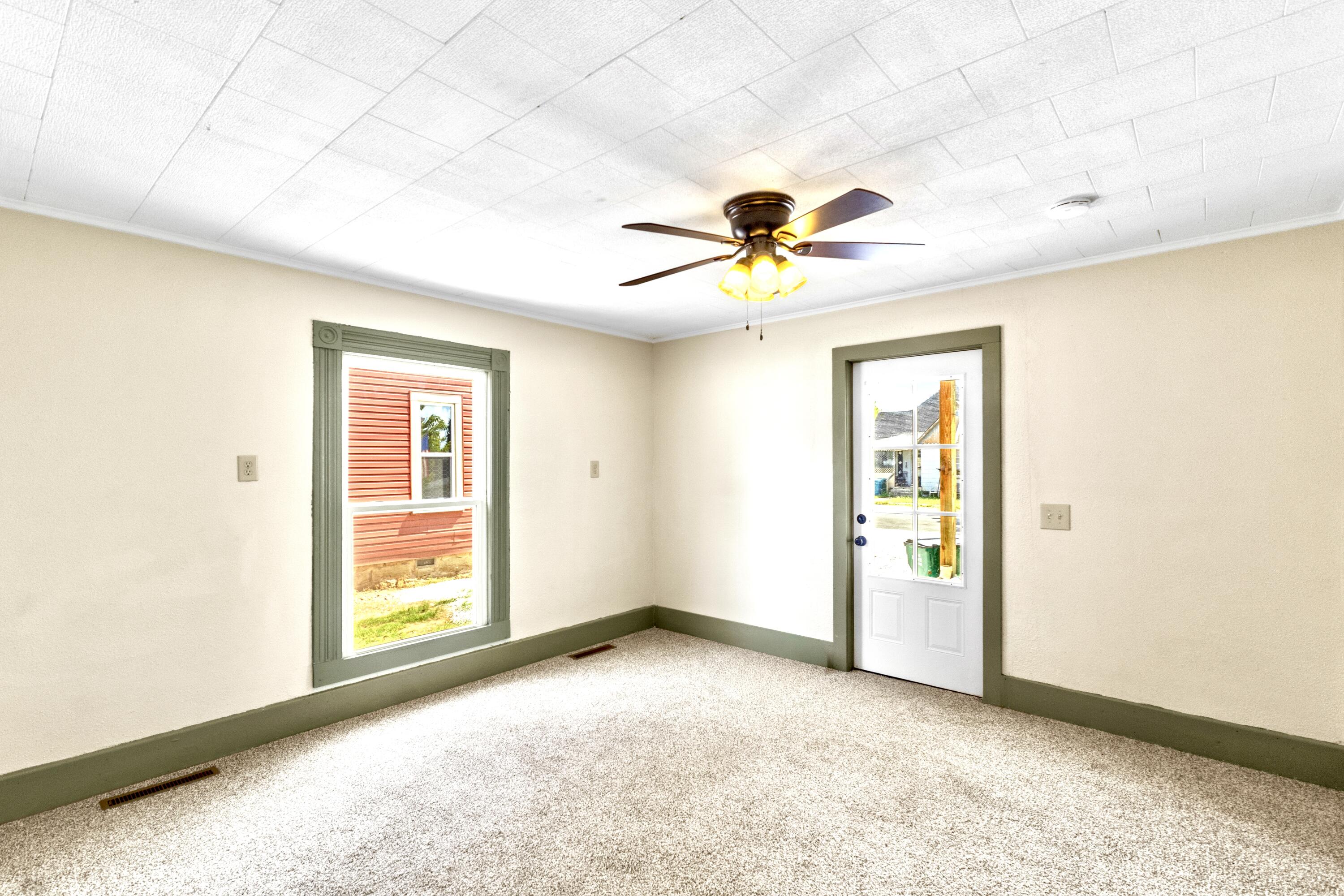 906 E Cale Street, Monett, MO 65708 — photo 2