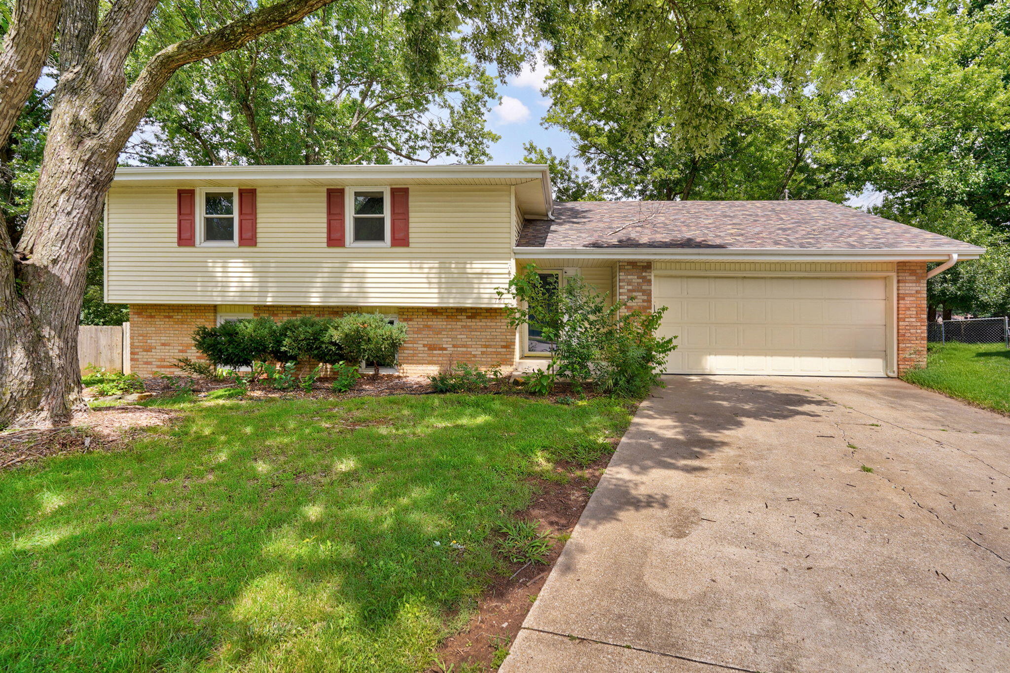 721 E Westchester Court — photo
