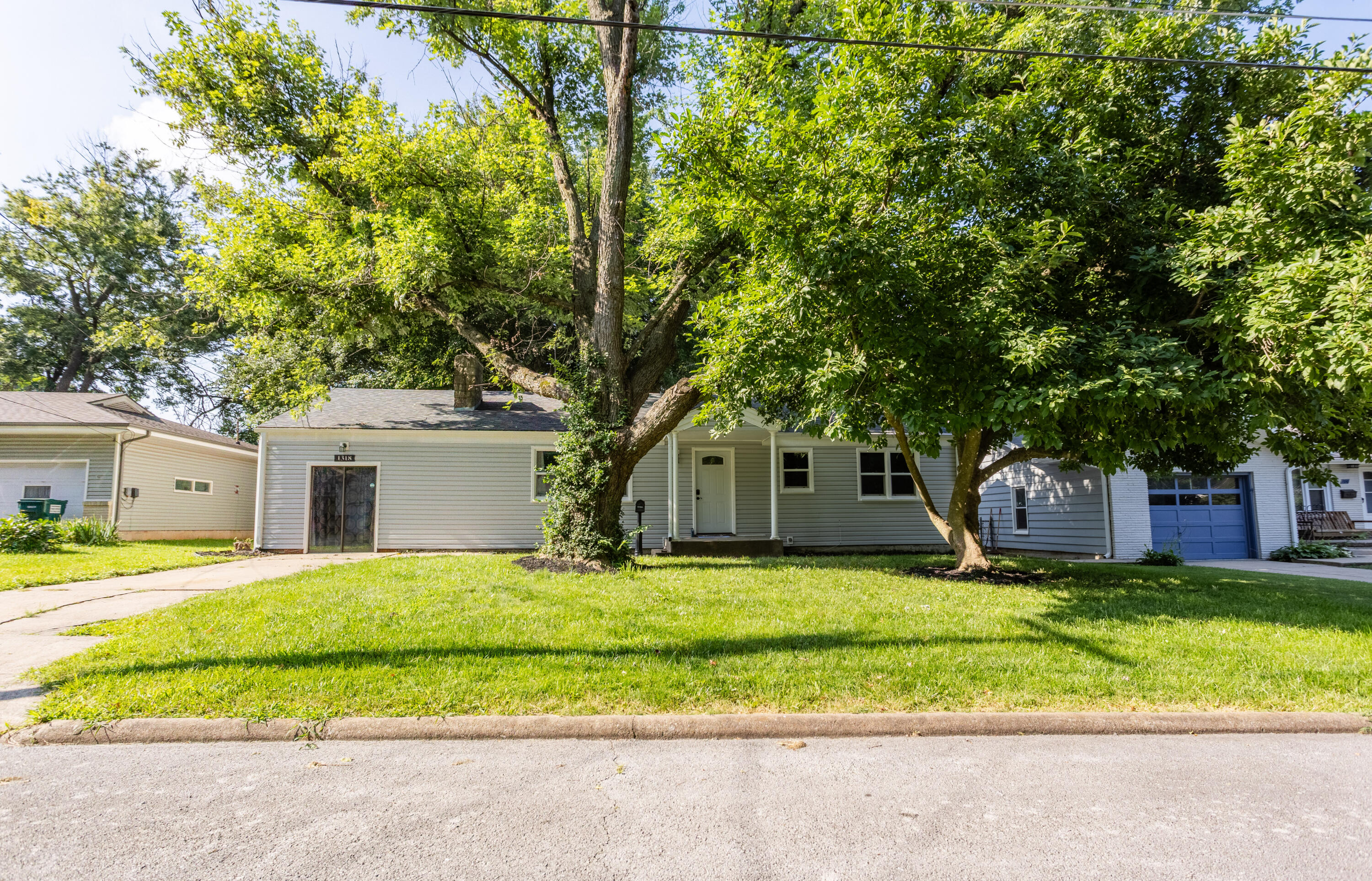 1318 E Cozy Street — photo