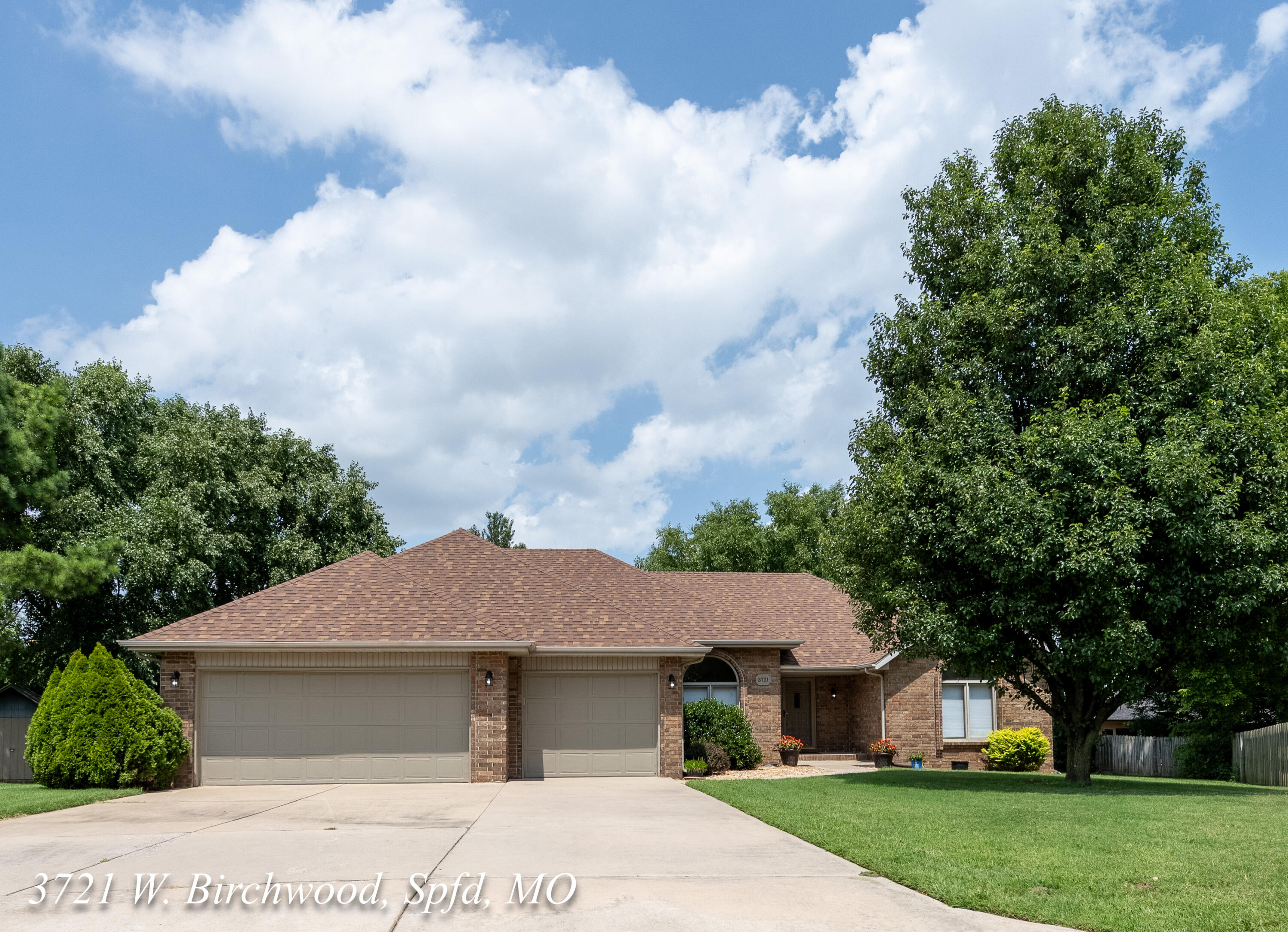 3721 W Birchwood Court — photo