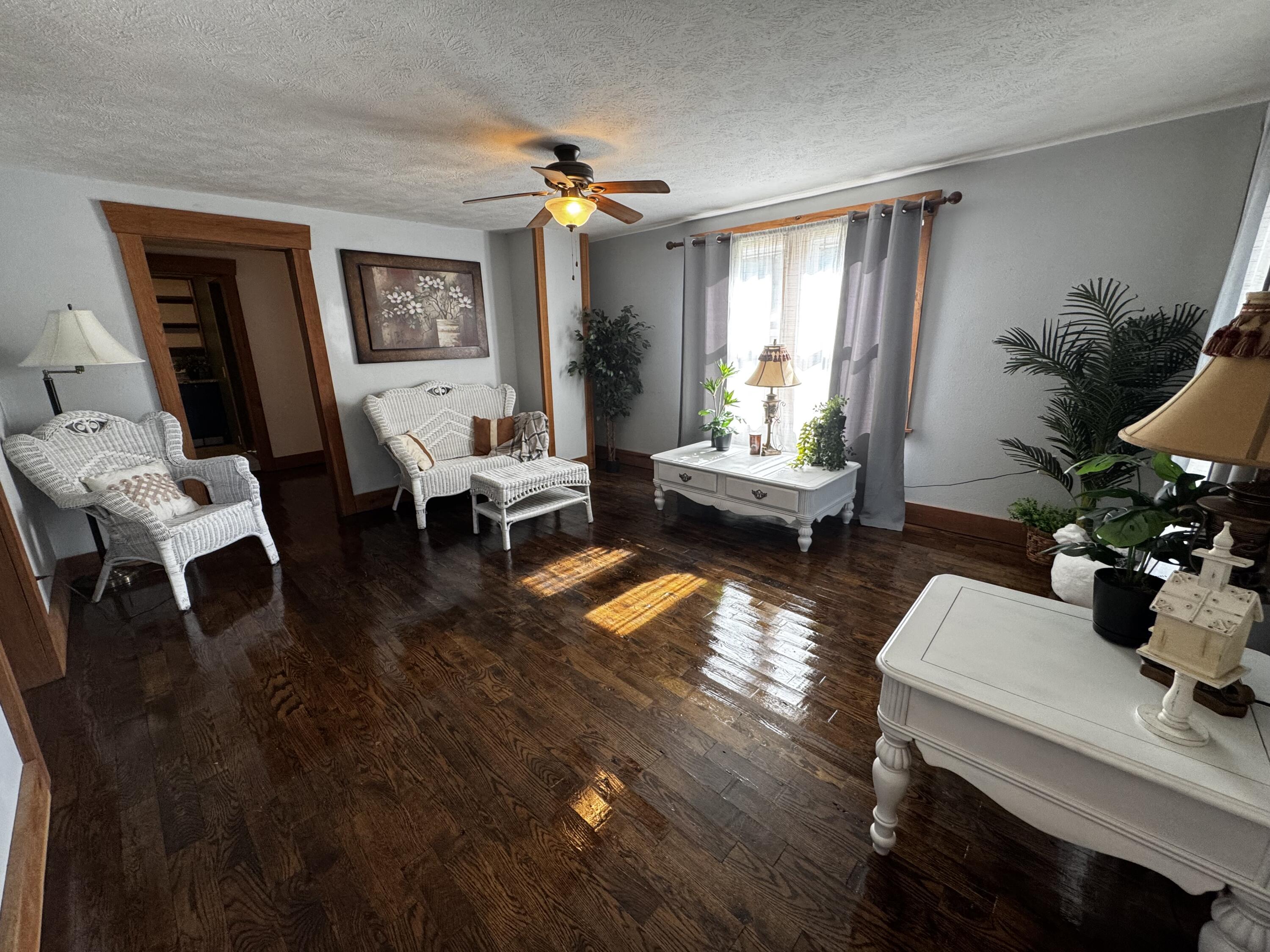 713 E Benton Avenue, Ava, MO 65608 — photo 2