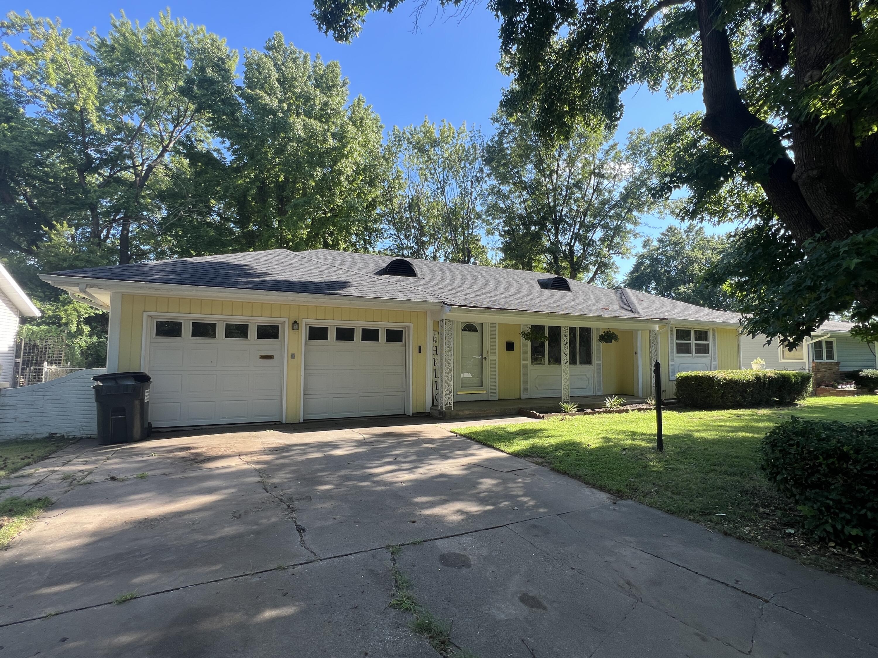 1262 E Downing Street, Springfield, MO 65804 — photo 2