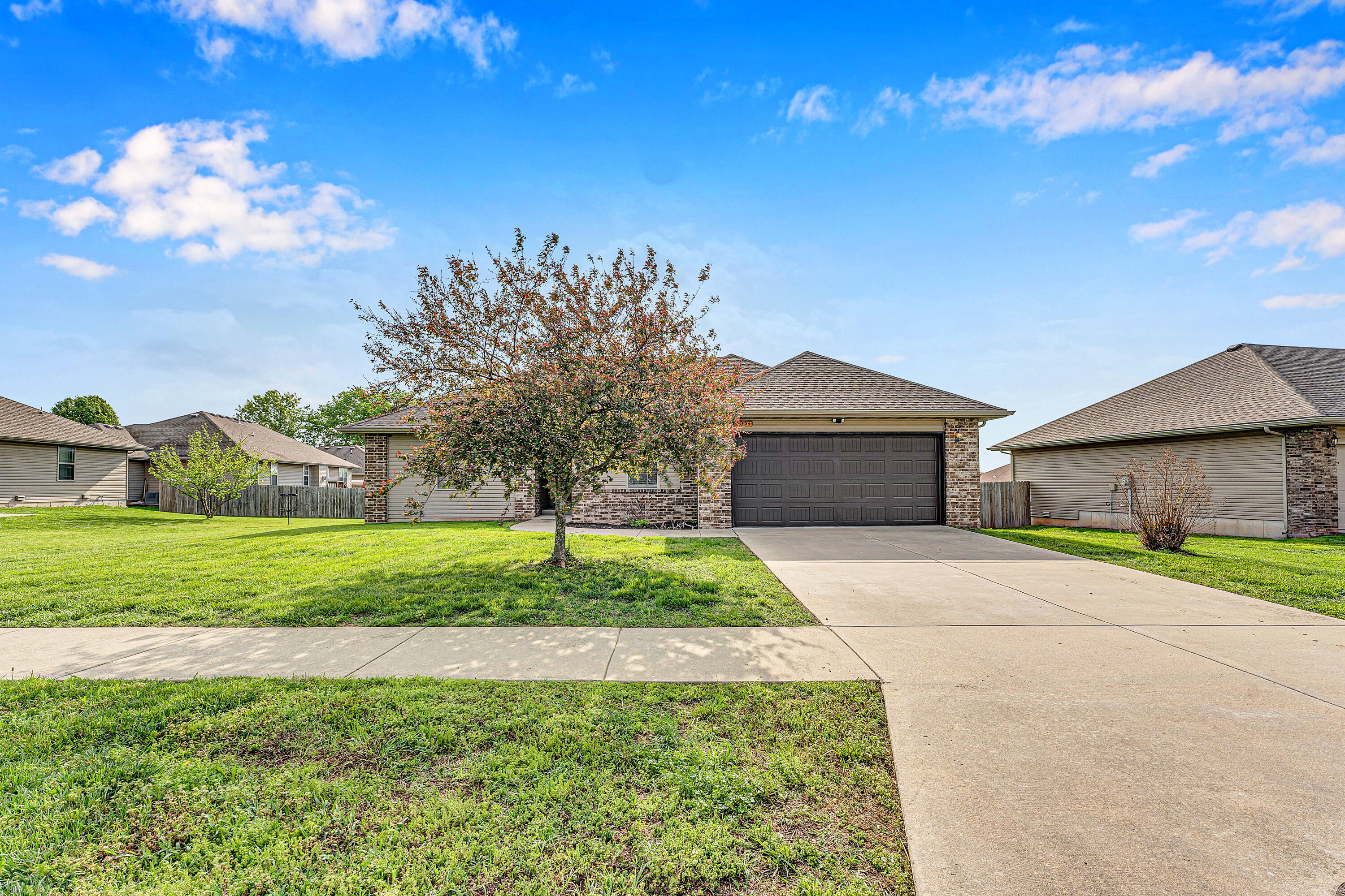 1054 S Tanner Drive — photo