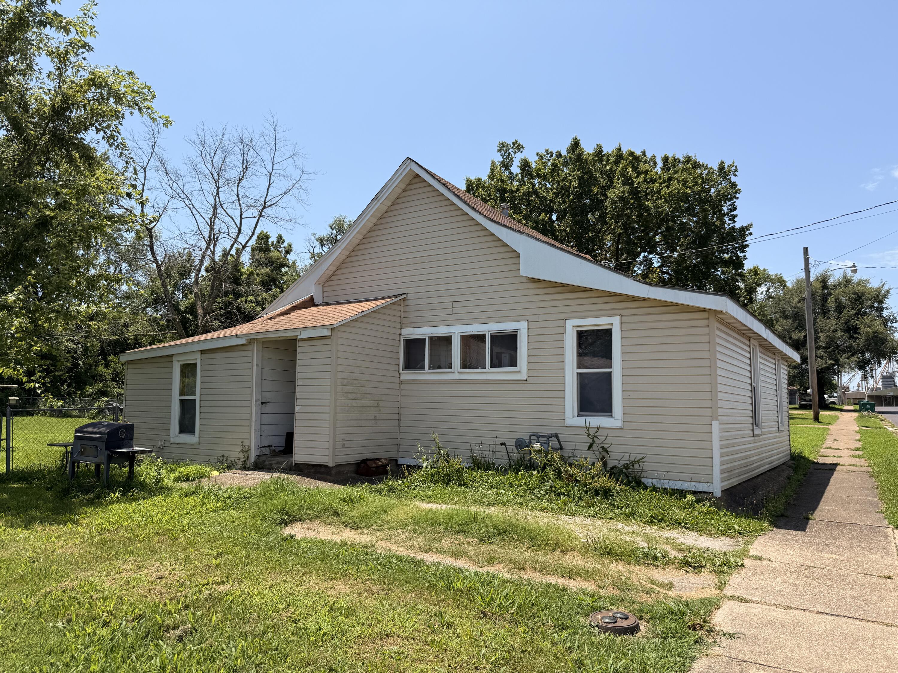 434 E Front Street — photo
