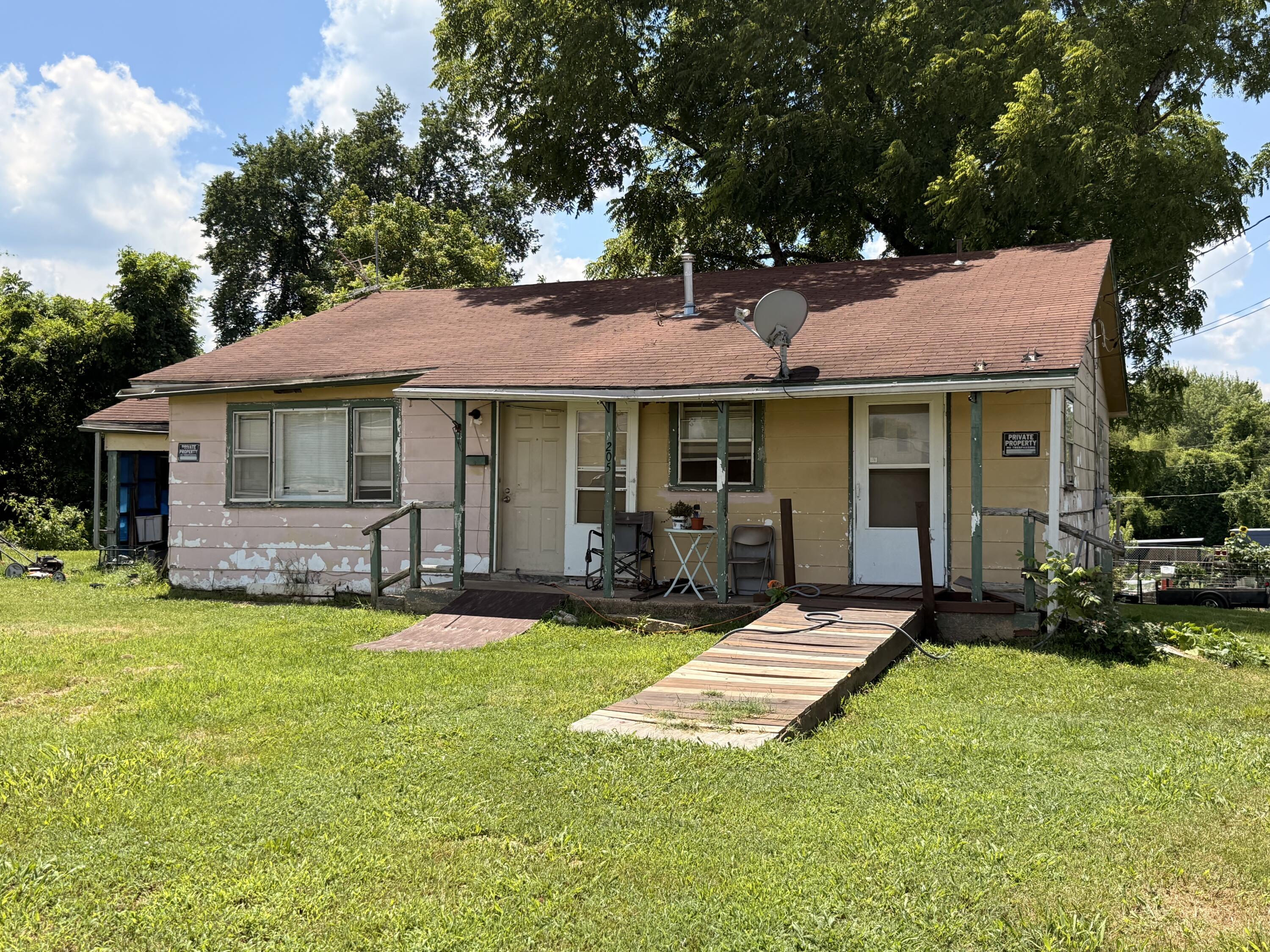 205 S Lake Street — photo